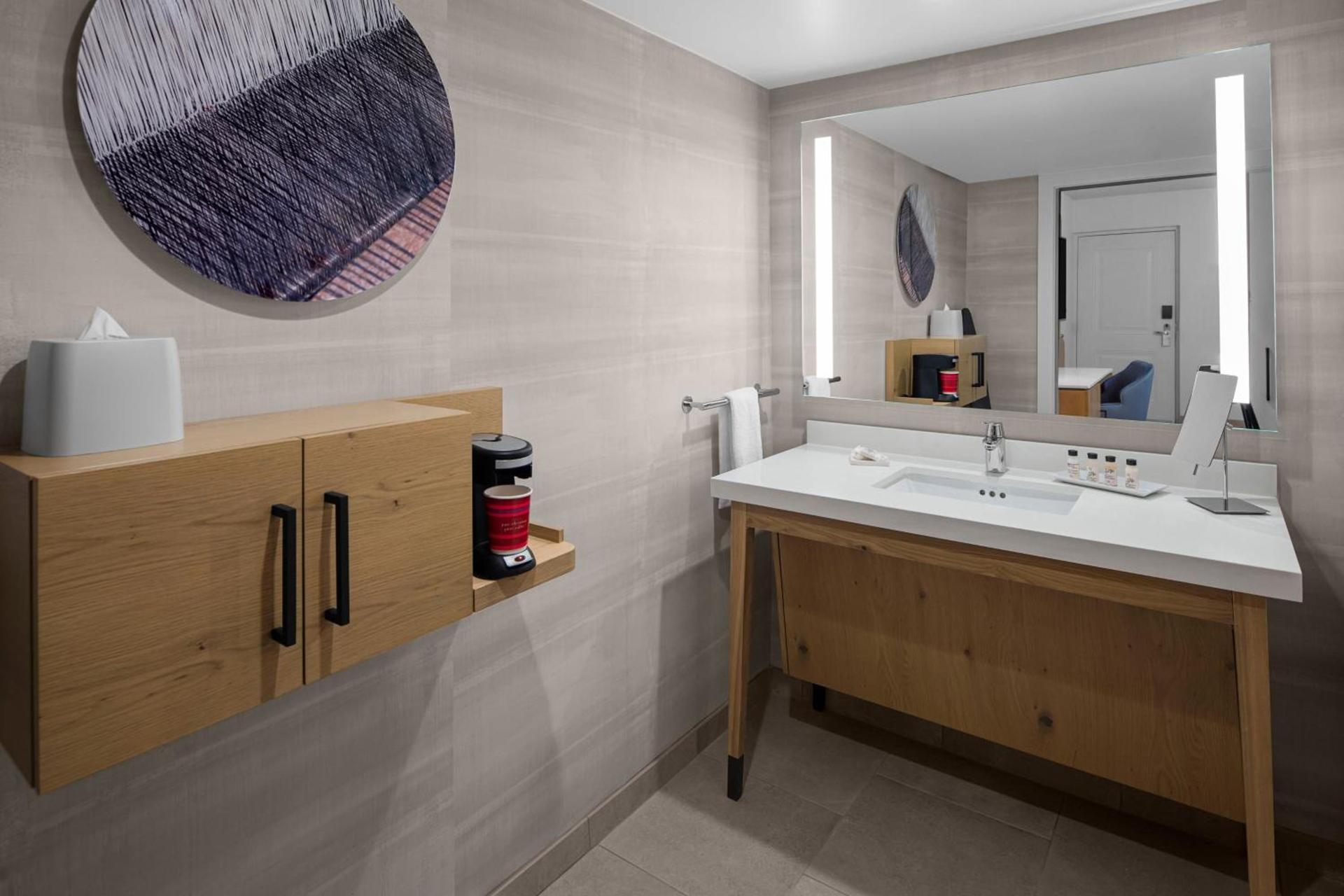 Delta Hotels by Marriott Santa Clara Silicon Valley photo 16