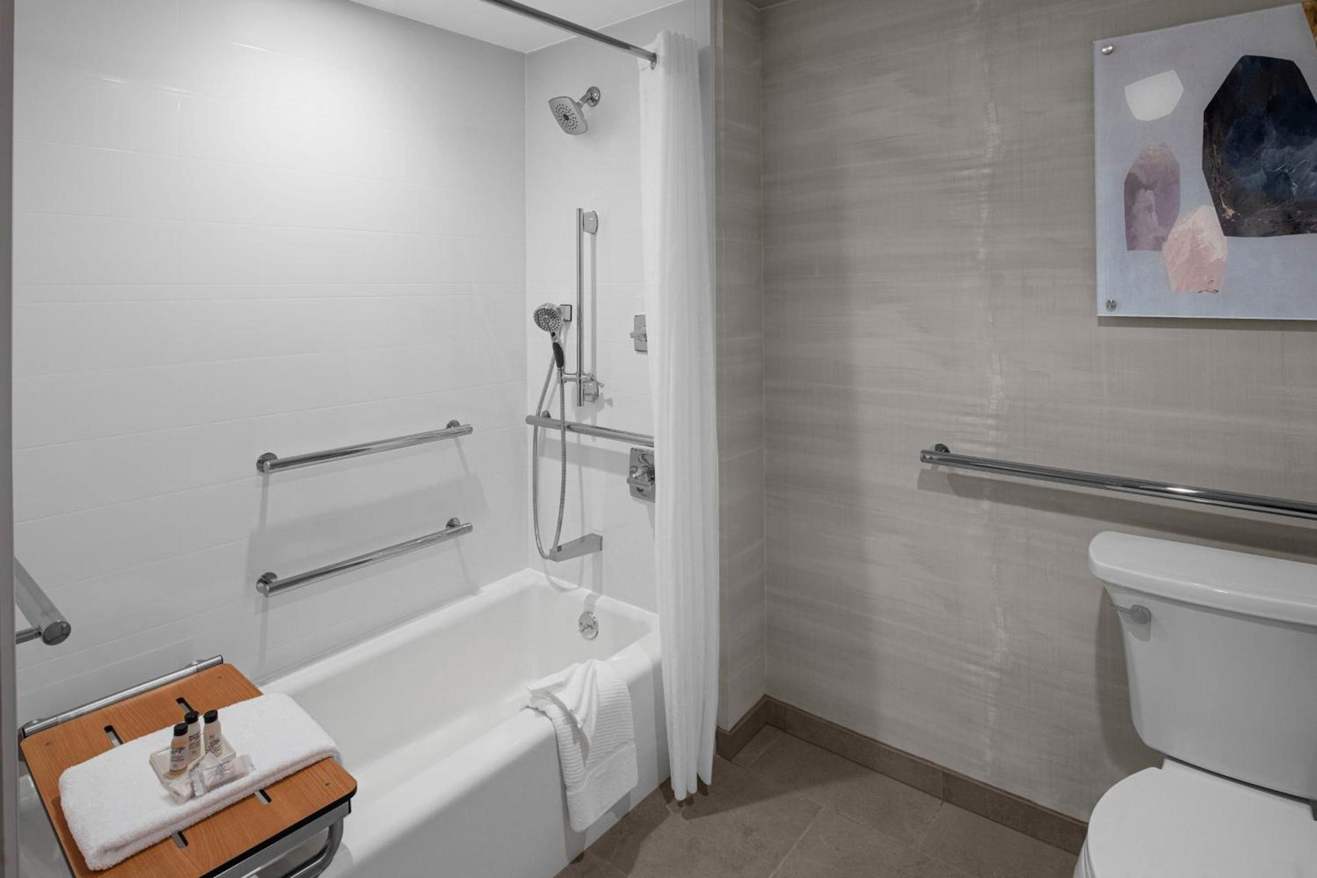 Delta Hotels by Marriott Santa Clara Silicon Valley photo 27