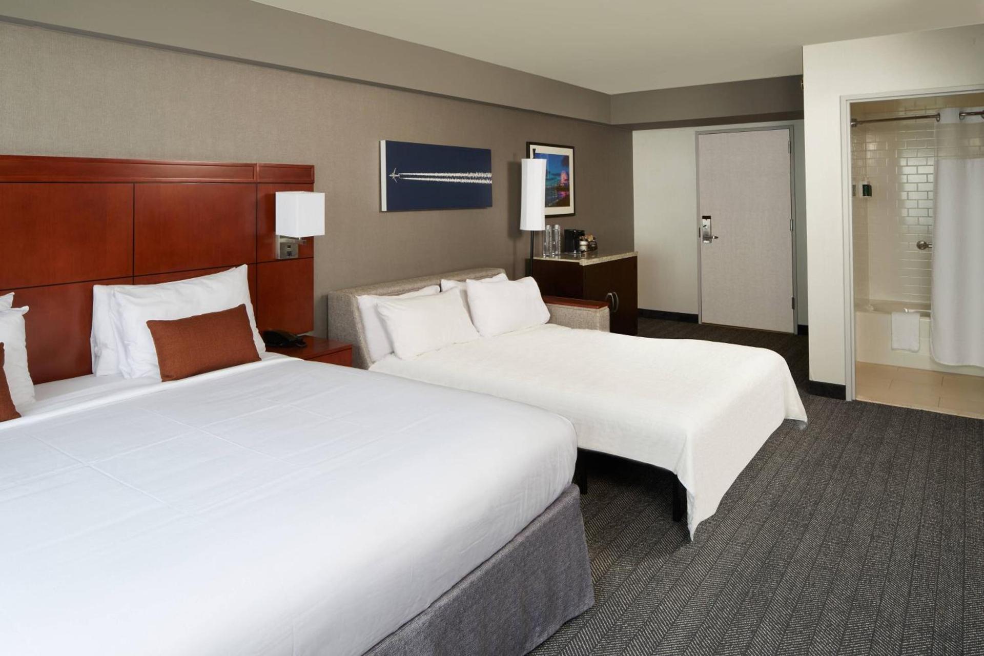 Courtyard by Marriott Los Angeles LAX / Century Boulevard photo 17