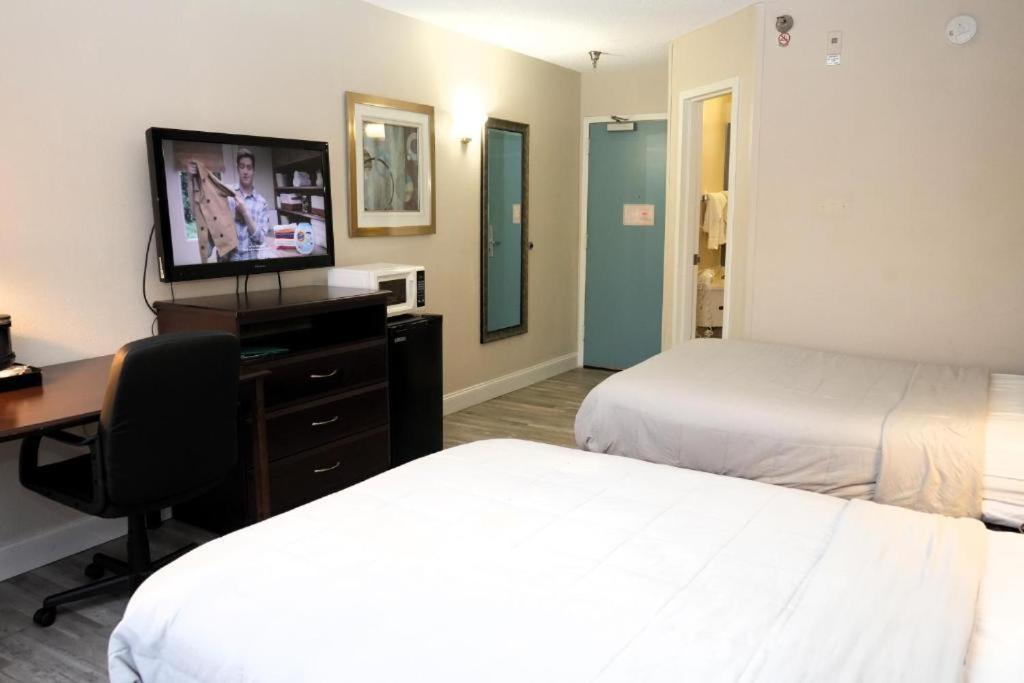 Copley Inn & Suites By OYO Akron OH photo 24