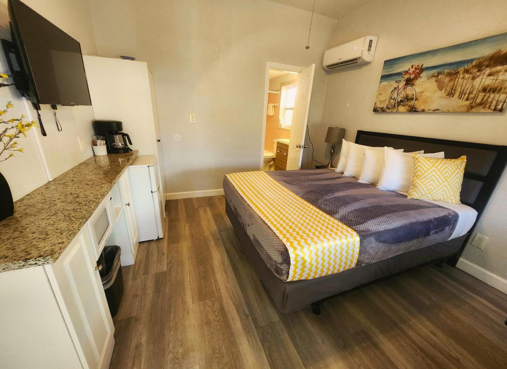 Johns Pass Beach Motel photo 11