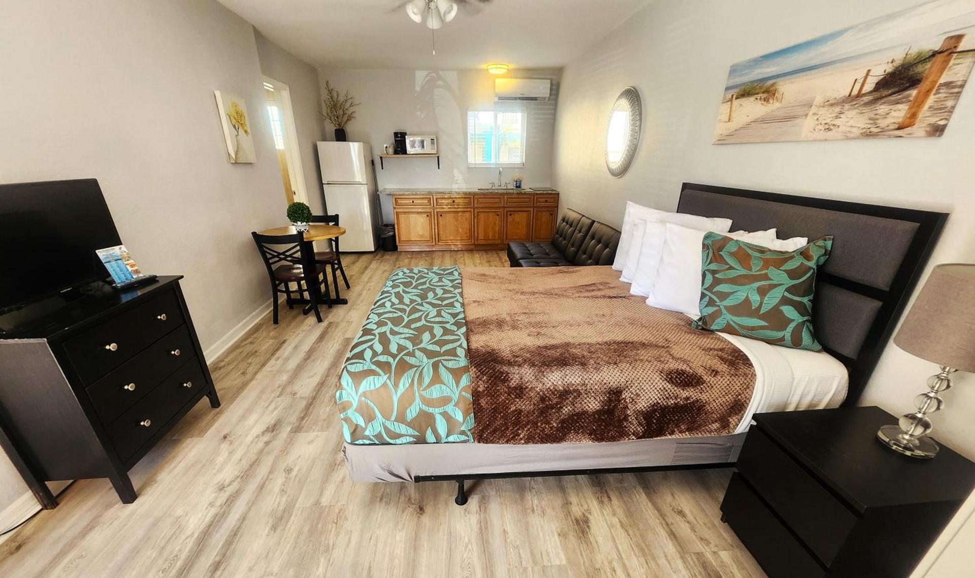 Johns Pass Beach Motel photo 63