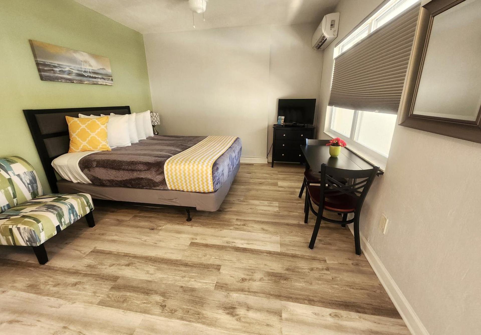 Johns Pass Beach Motel photo 15