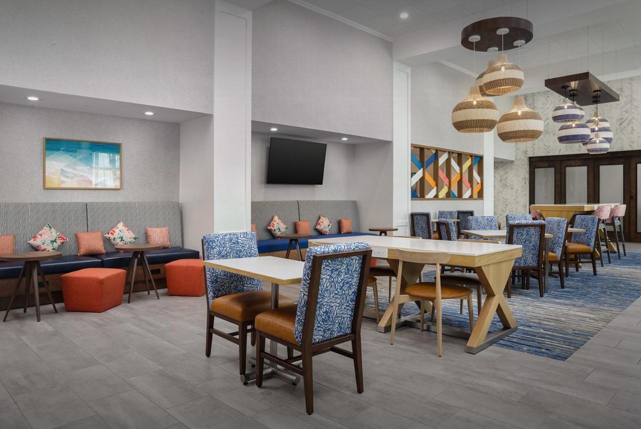 Hampton Inn & Suites Naples South photo 13