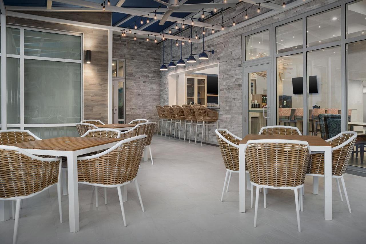 Hampton Inn & Suites Naples South photo 16