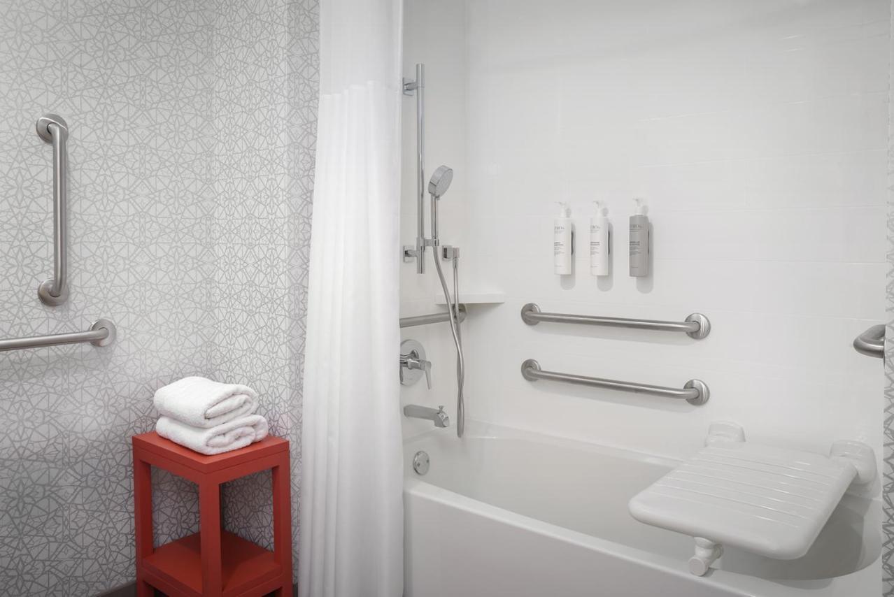 Hampton Inn & Suites Naples South photo 30