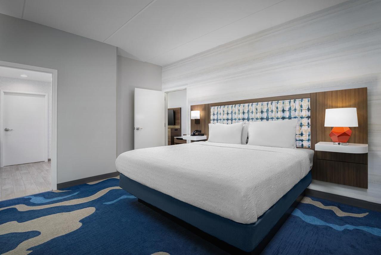 Hampton Inn & Suites Naples South photo 36