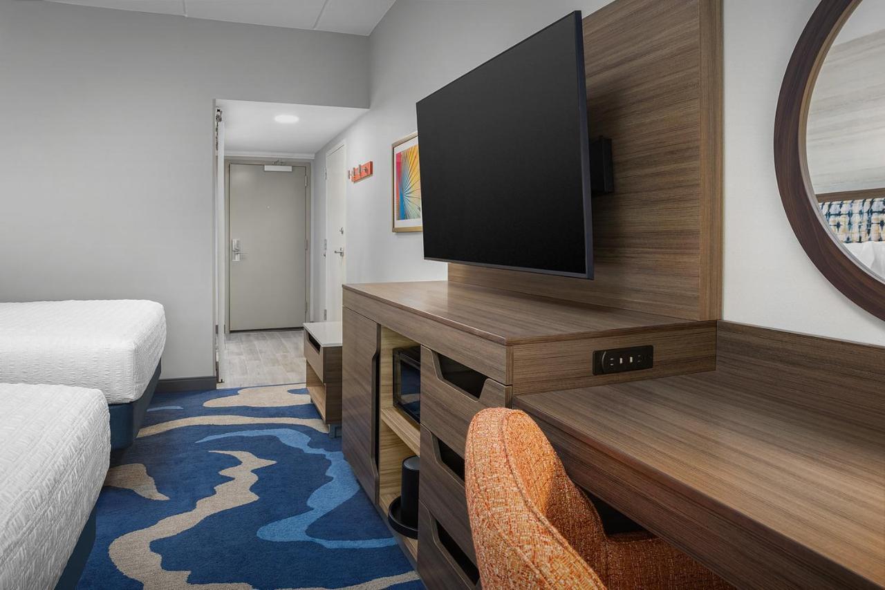 Hampton Inn & Suites Naples South photo 40