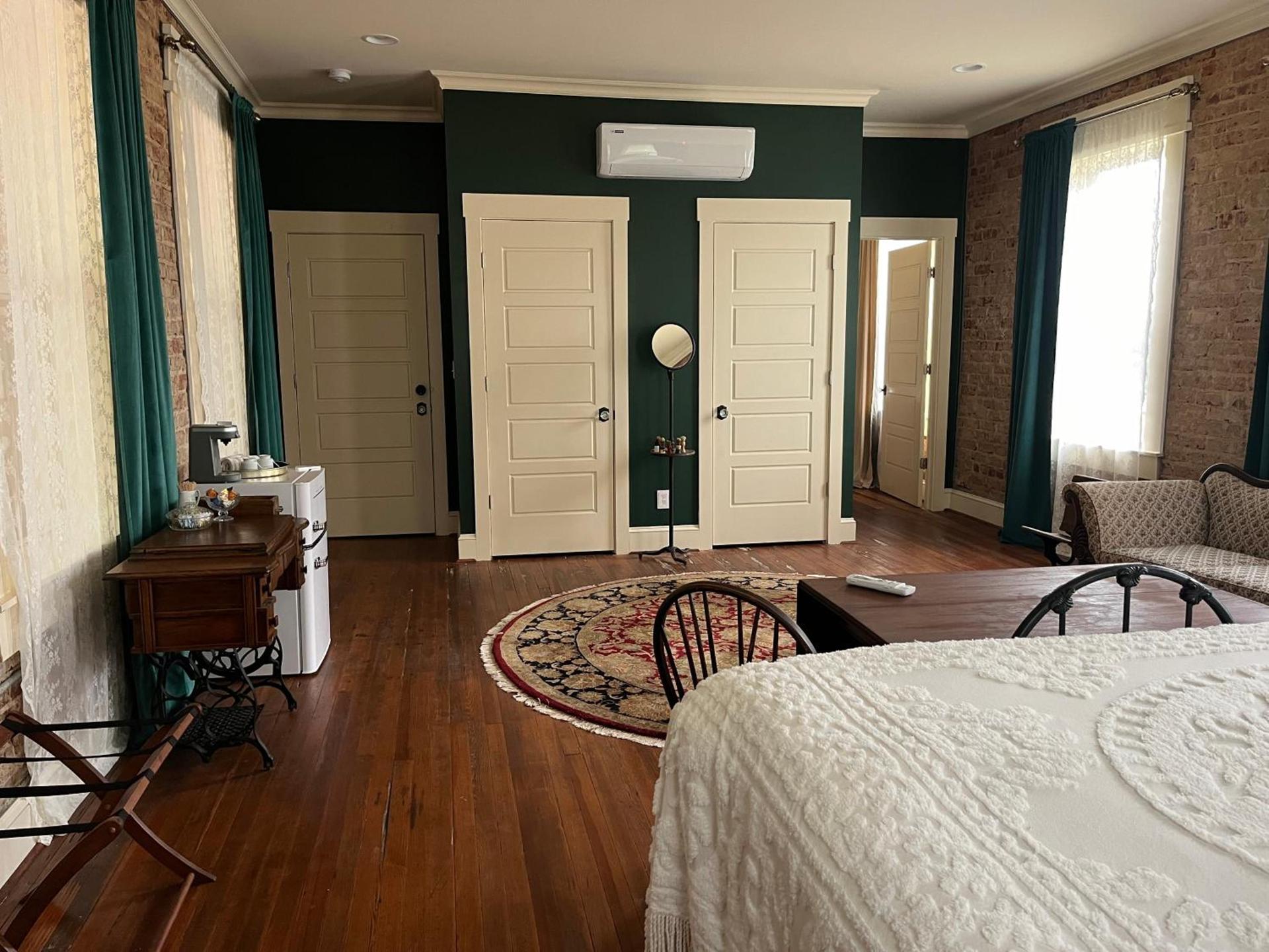 Tanglewood Inn photo 10