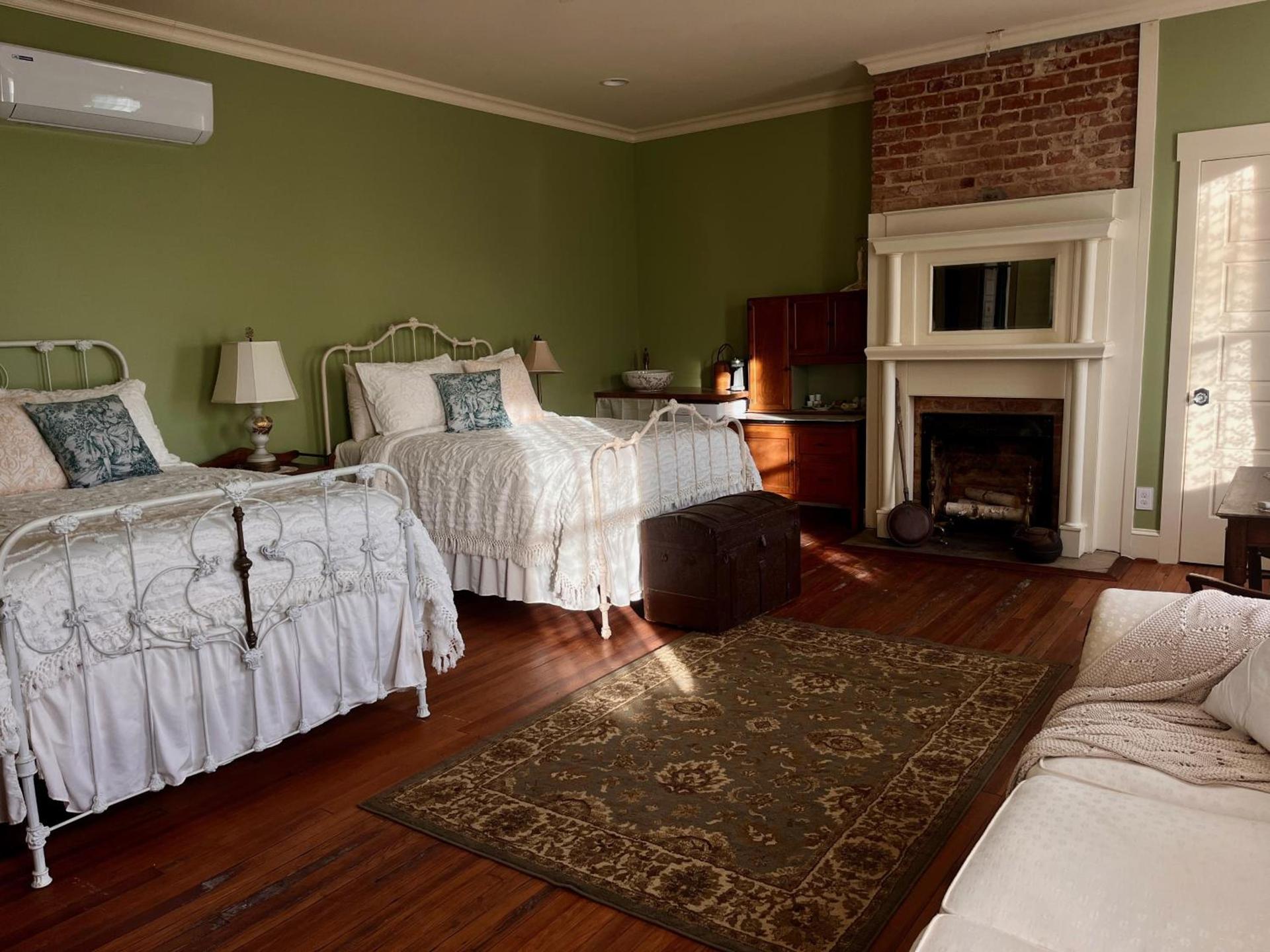 Tanglewood Inn photo 12
