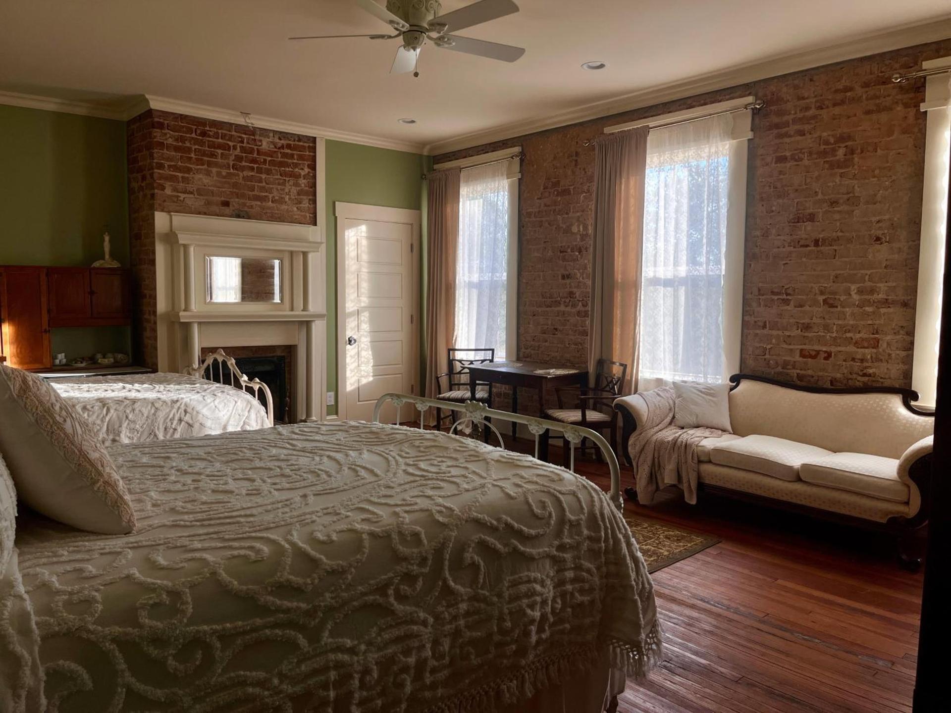 Tanglewood Inn photo 14