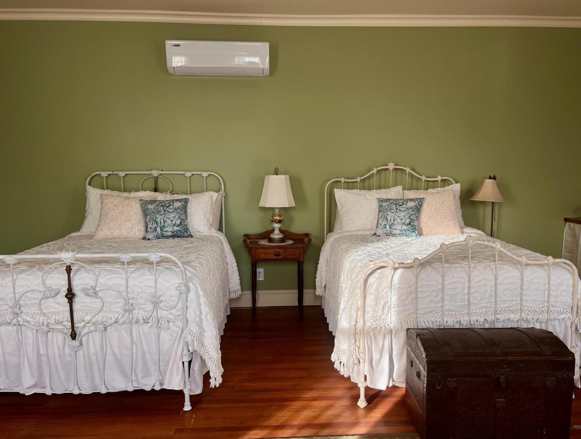 Tanglewood Inn photo 9