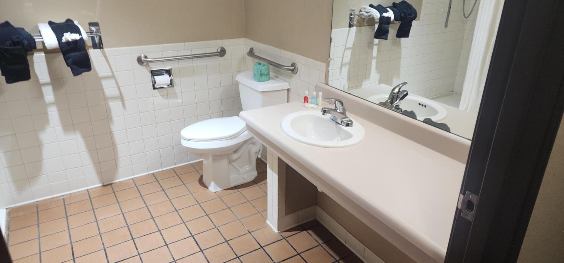 Motel 6 Concordia photo 12