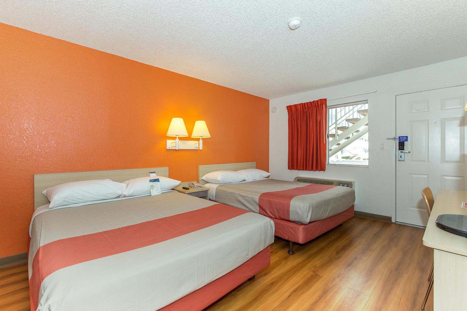 Motel 6 Hayward, CA- Silicon Valley Gateway photo 28