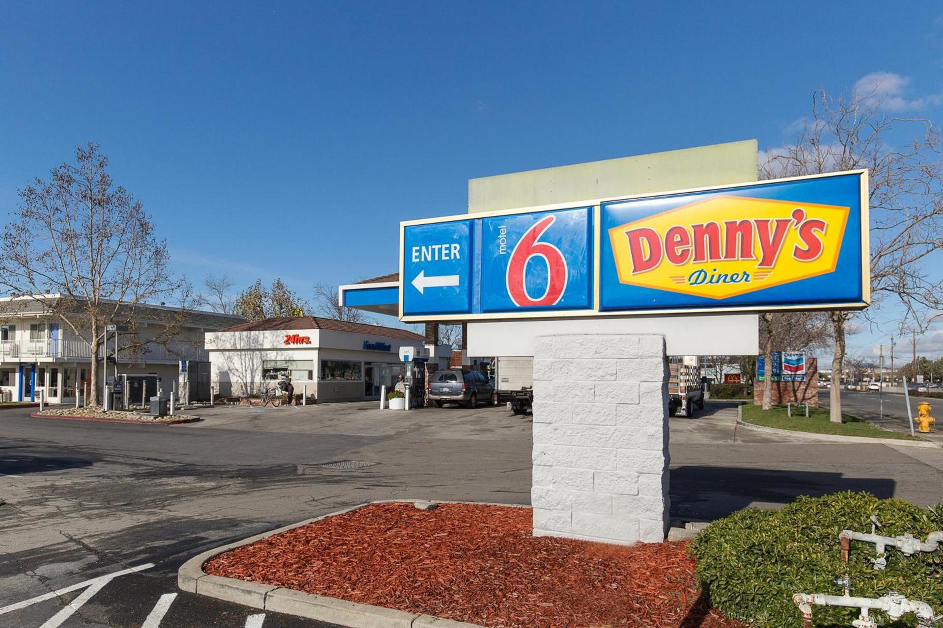 Motel 6 Hayward, CA- Silicon Valley Gateway photo 15