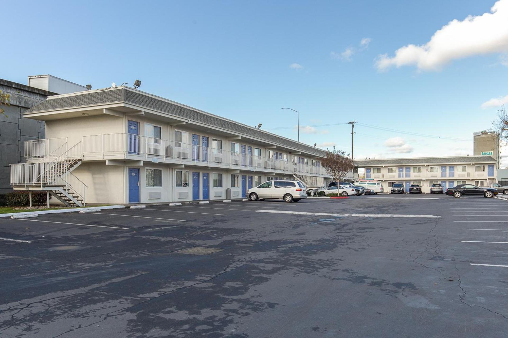 Motel 6 Hayward, CA- Silicon Valley Gateway photo 13