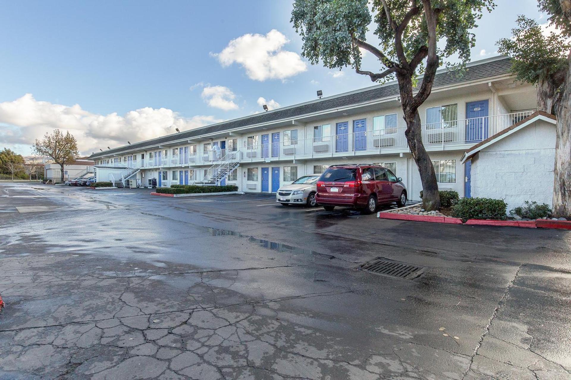 Motel 6 Hayward, CA- Silicon Valley Gateway photo 3