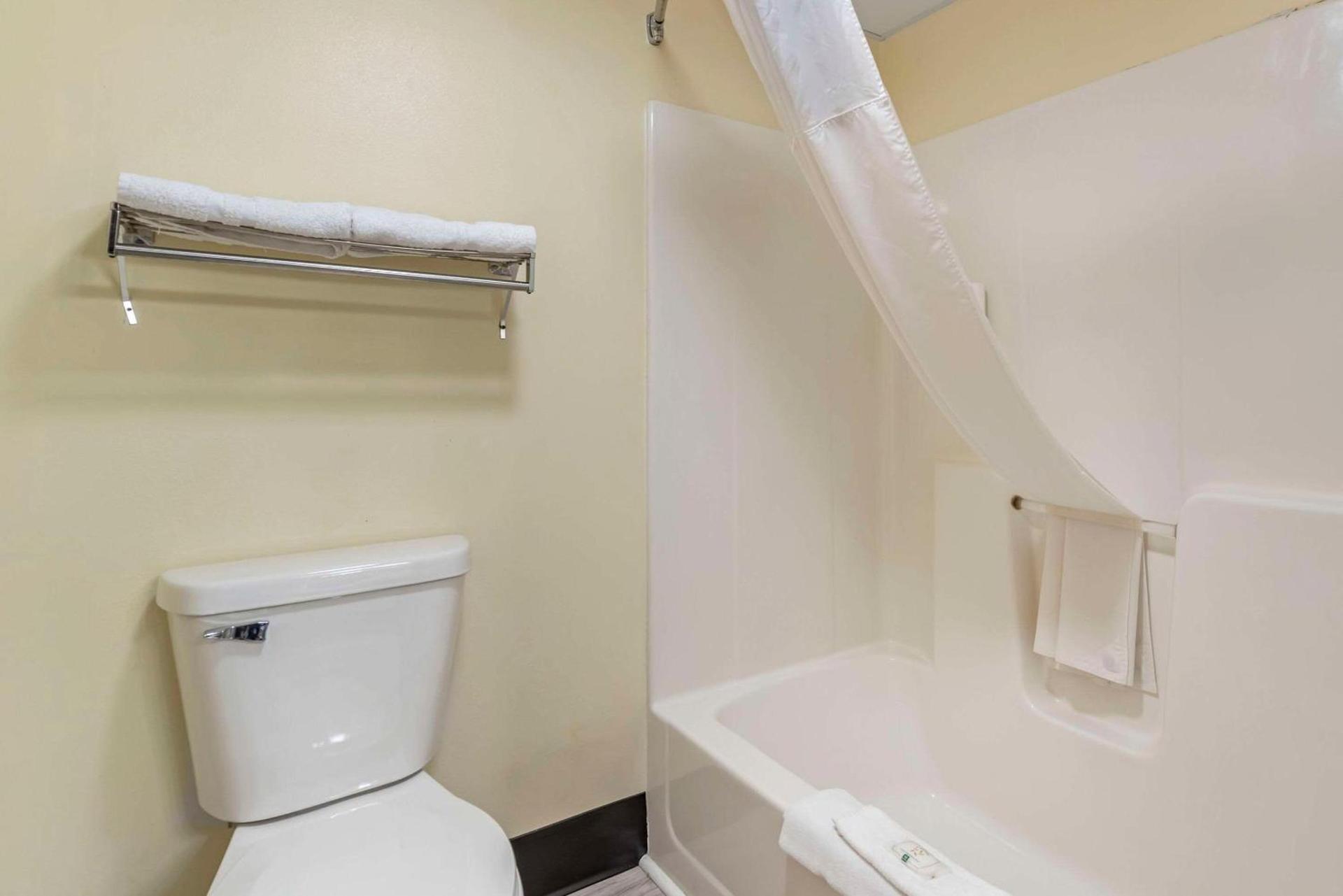 Quality Inn Indianola photo 18