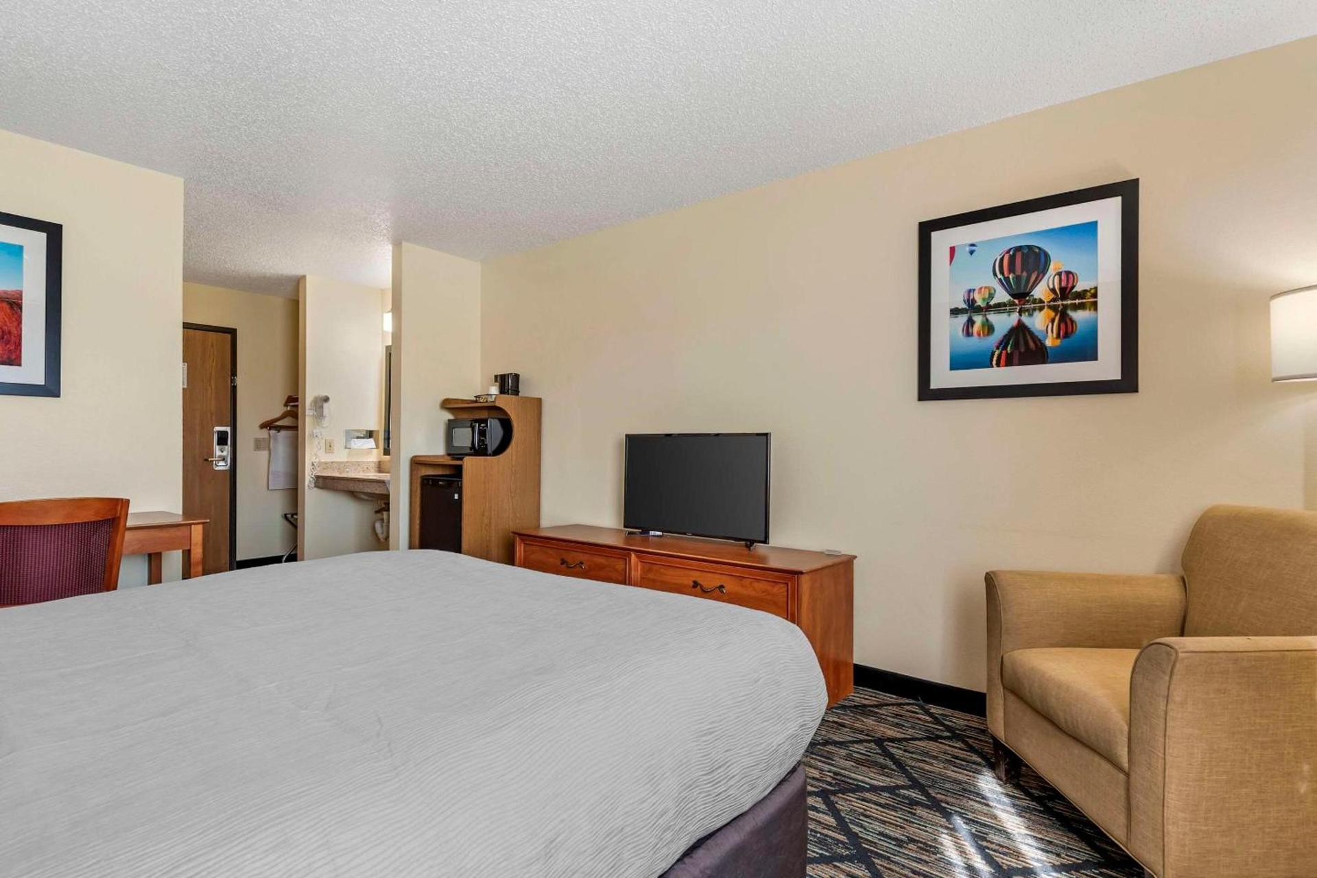 Quality Inn Indianola photo 21