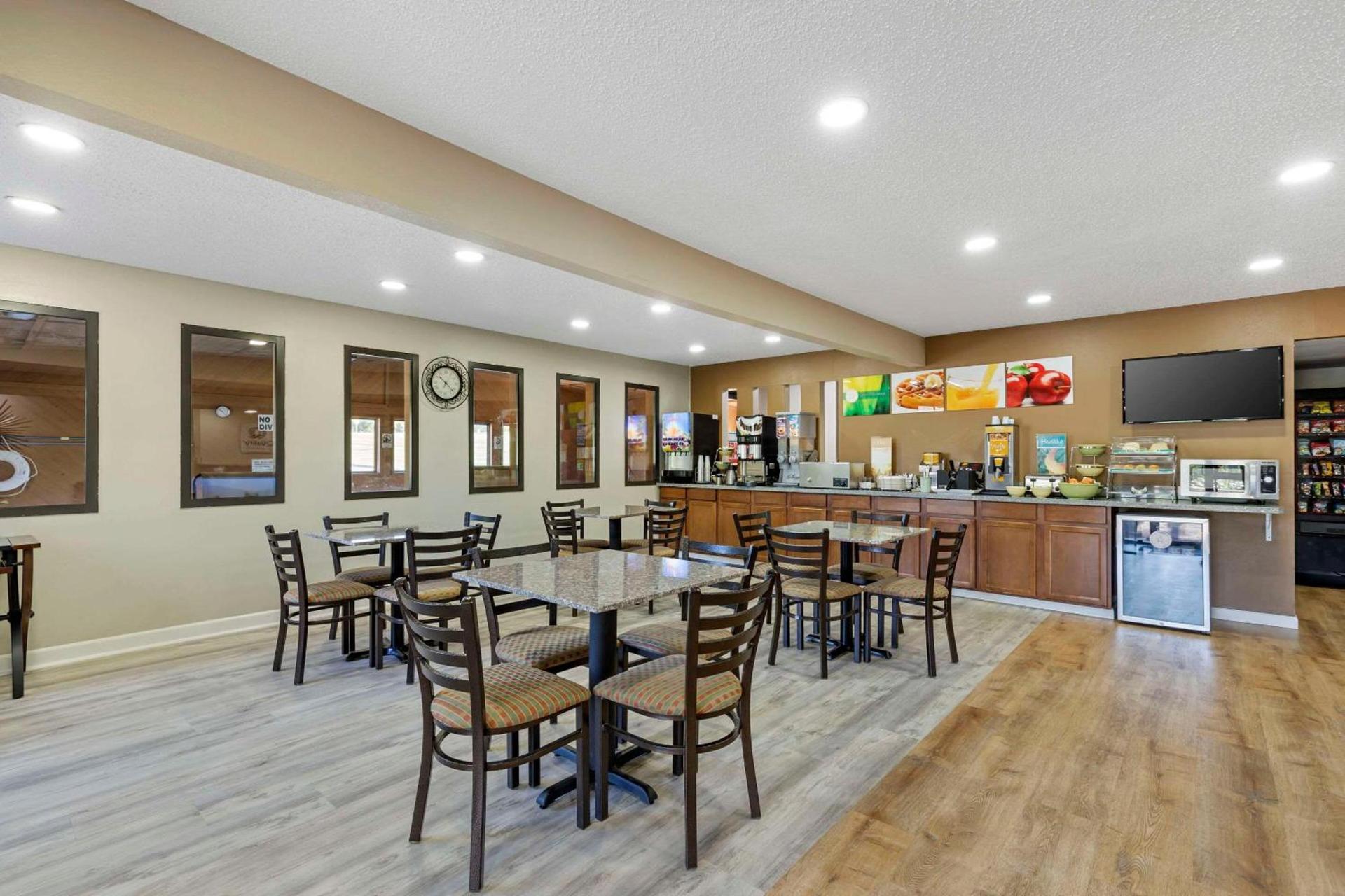 Quality Inn Indianola photo 33