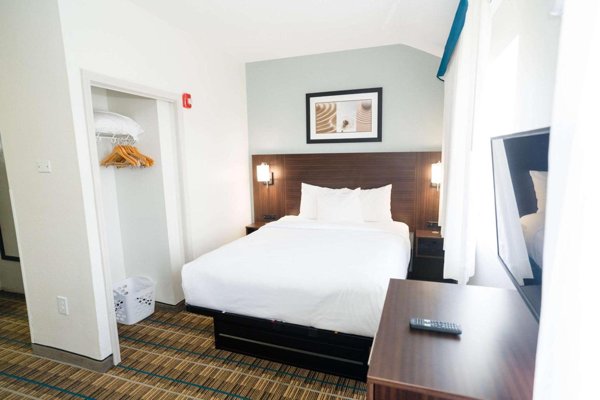 MainStay Suites Knoxville Airport photo 41