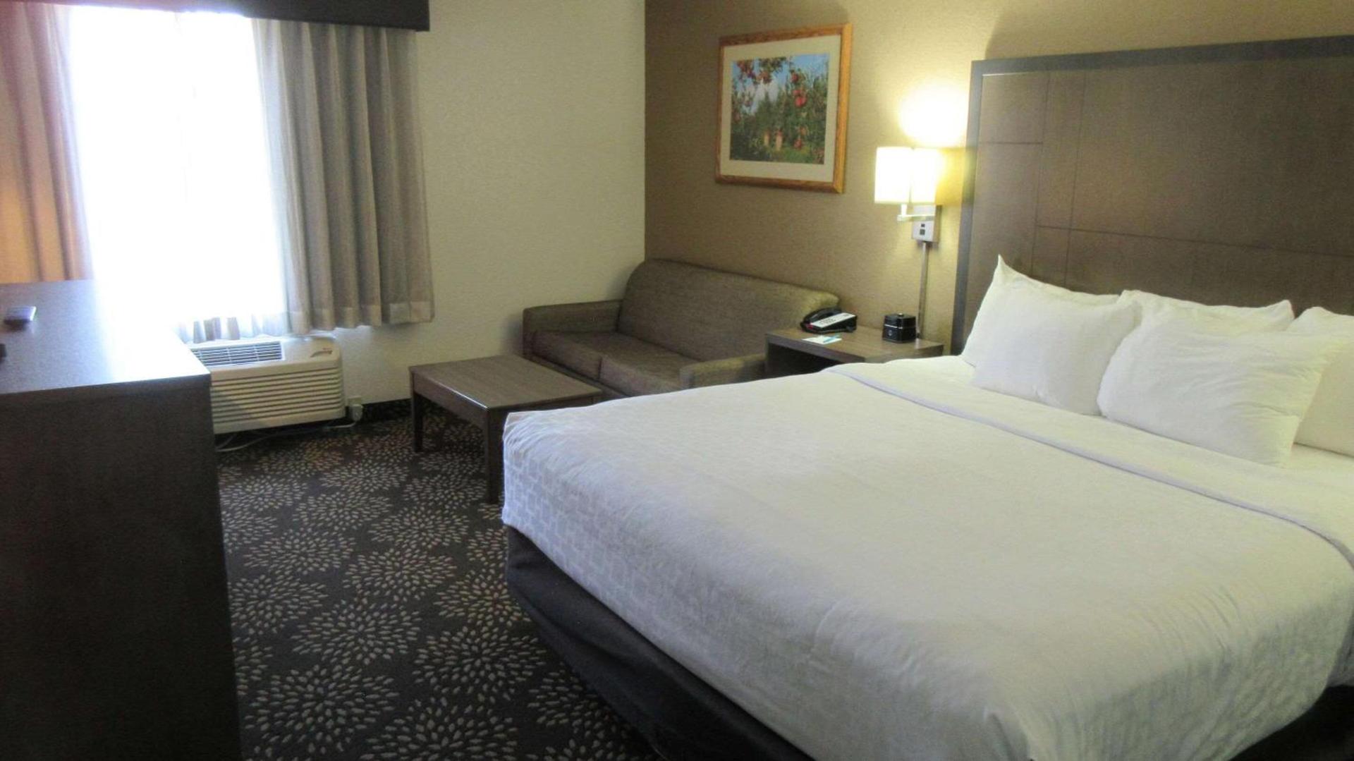 Clarion Pointe Wenatchee photo 8