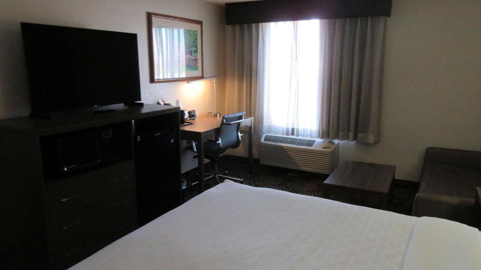 Clarion Pointe Wenatchee photo 9