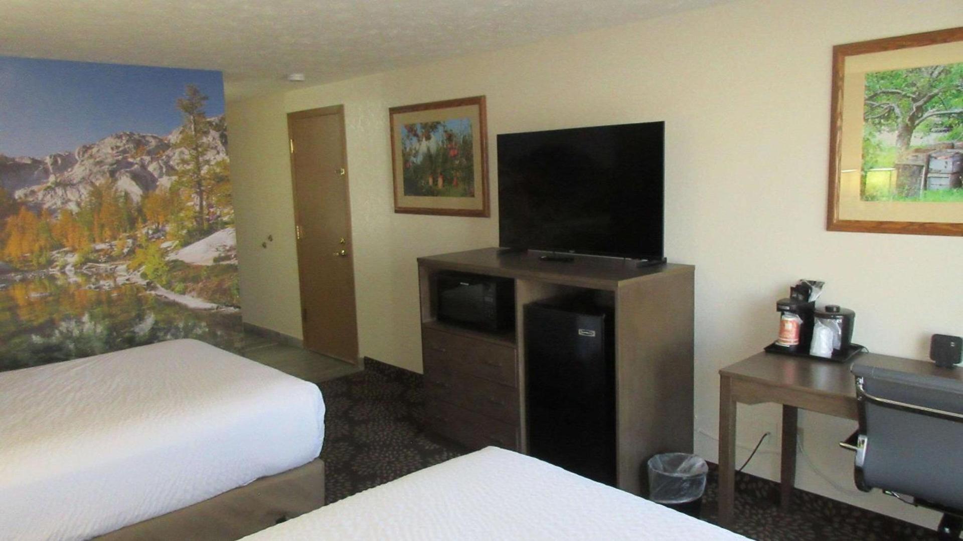Clarion Pointe Wenatchee photo 11