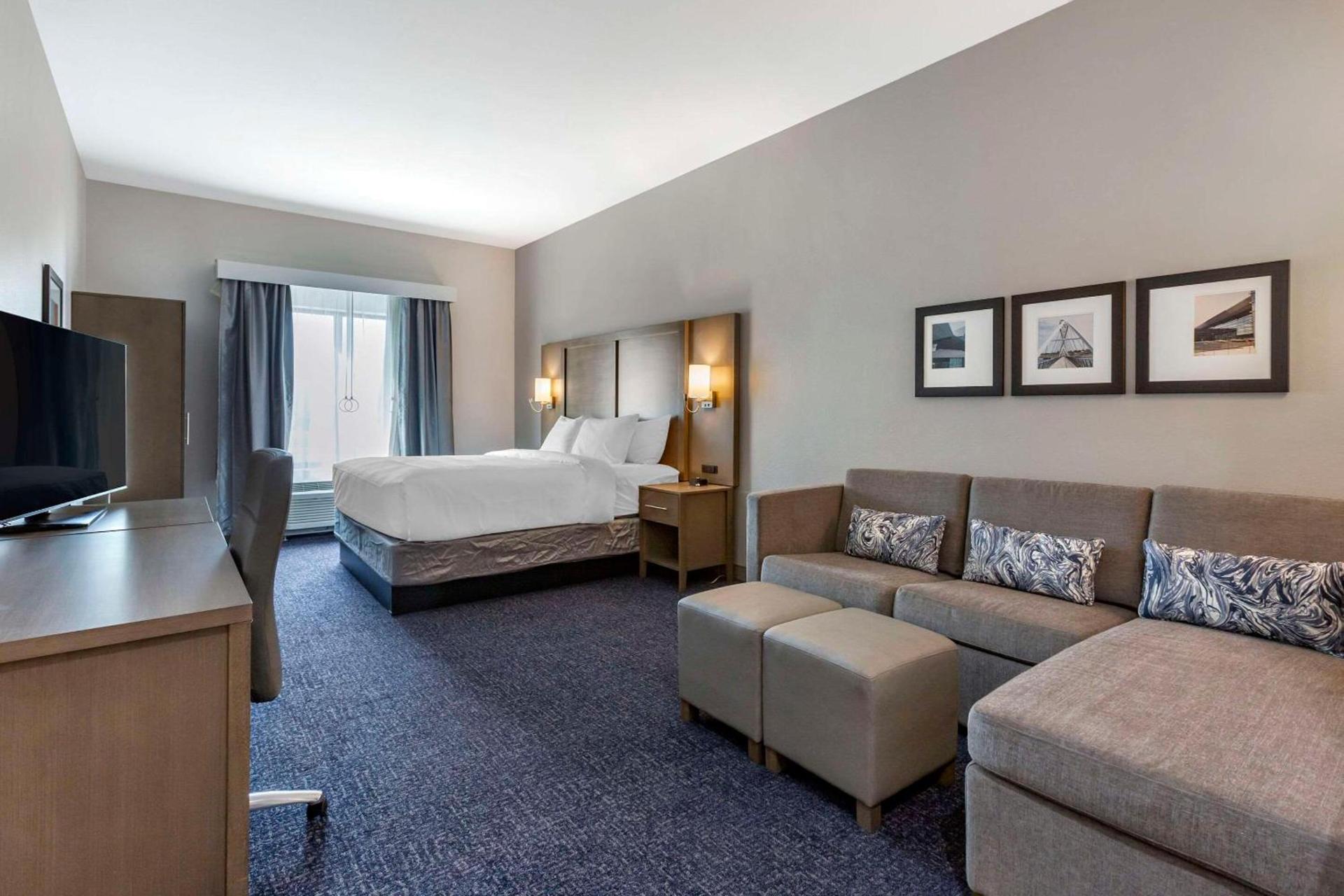 Comfort Suites Scottsdale Talking Stick Entertainment District photo 7