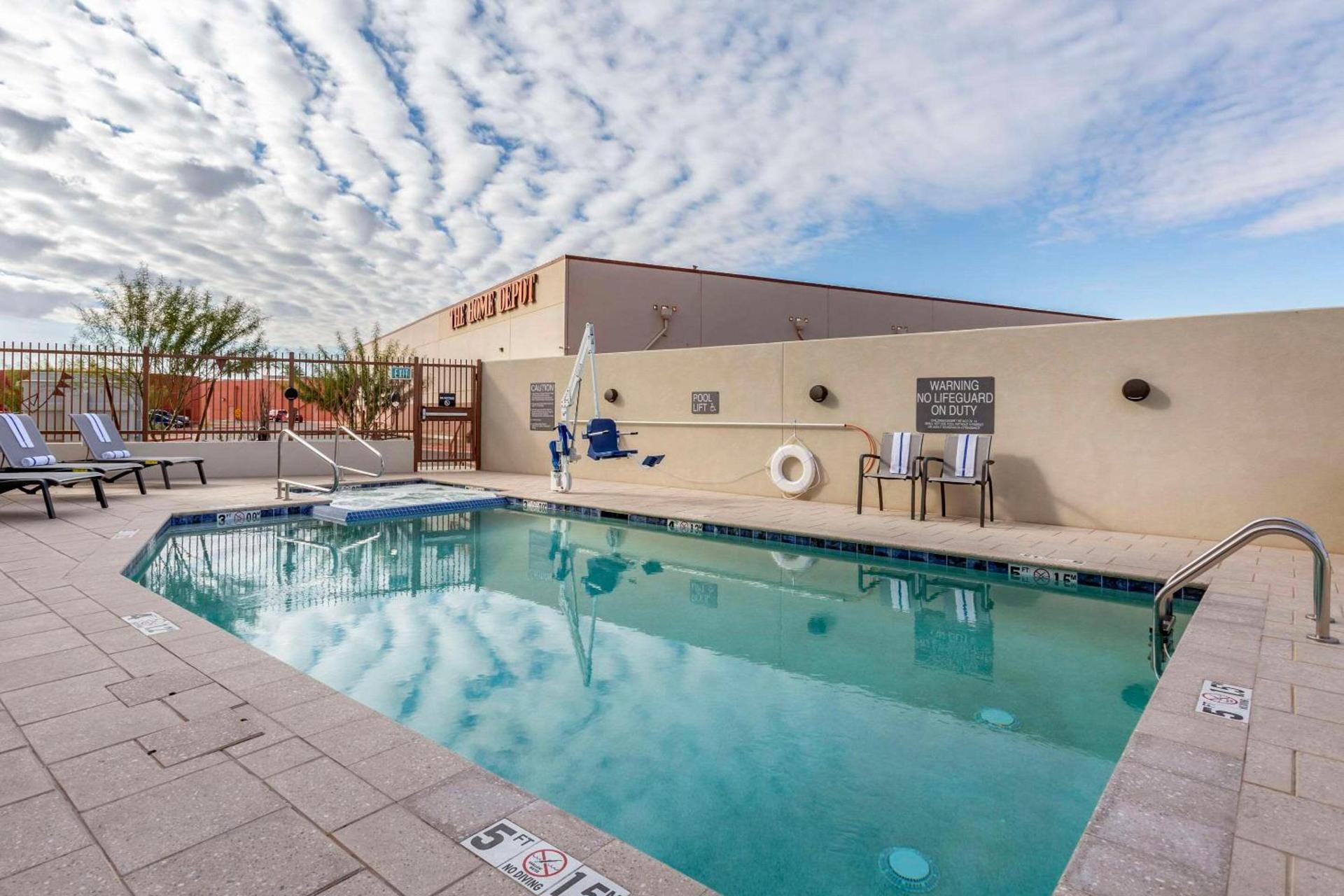 Comfort Suites Scottsdale Talking Stick Entertainment District photo 19