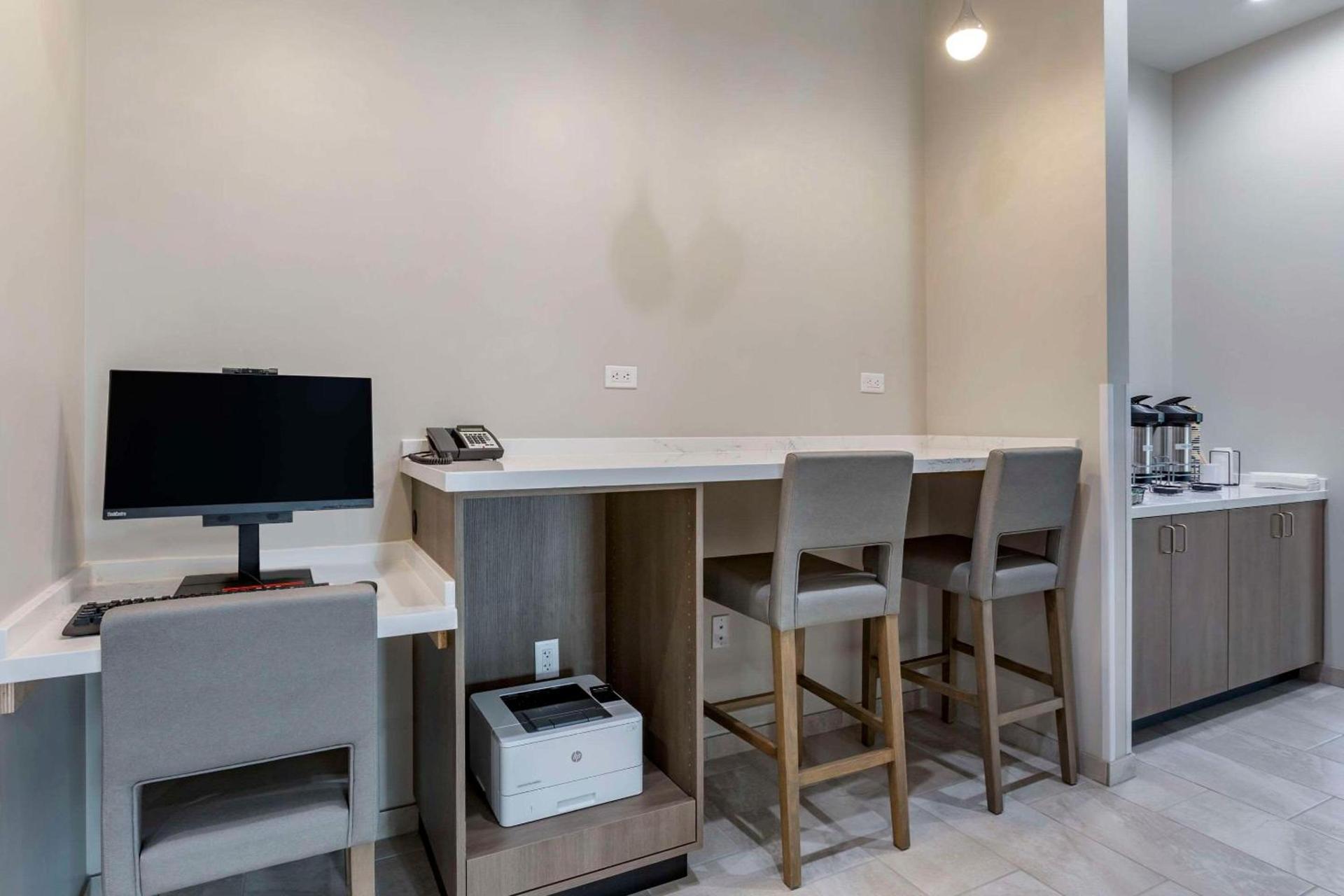 Comfort Suites Scottsdale Talking Stick Entertainment District photo 22