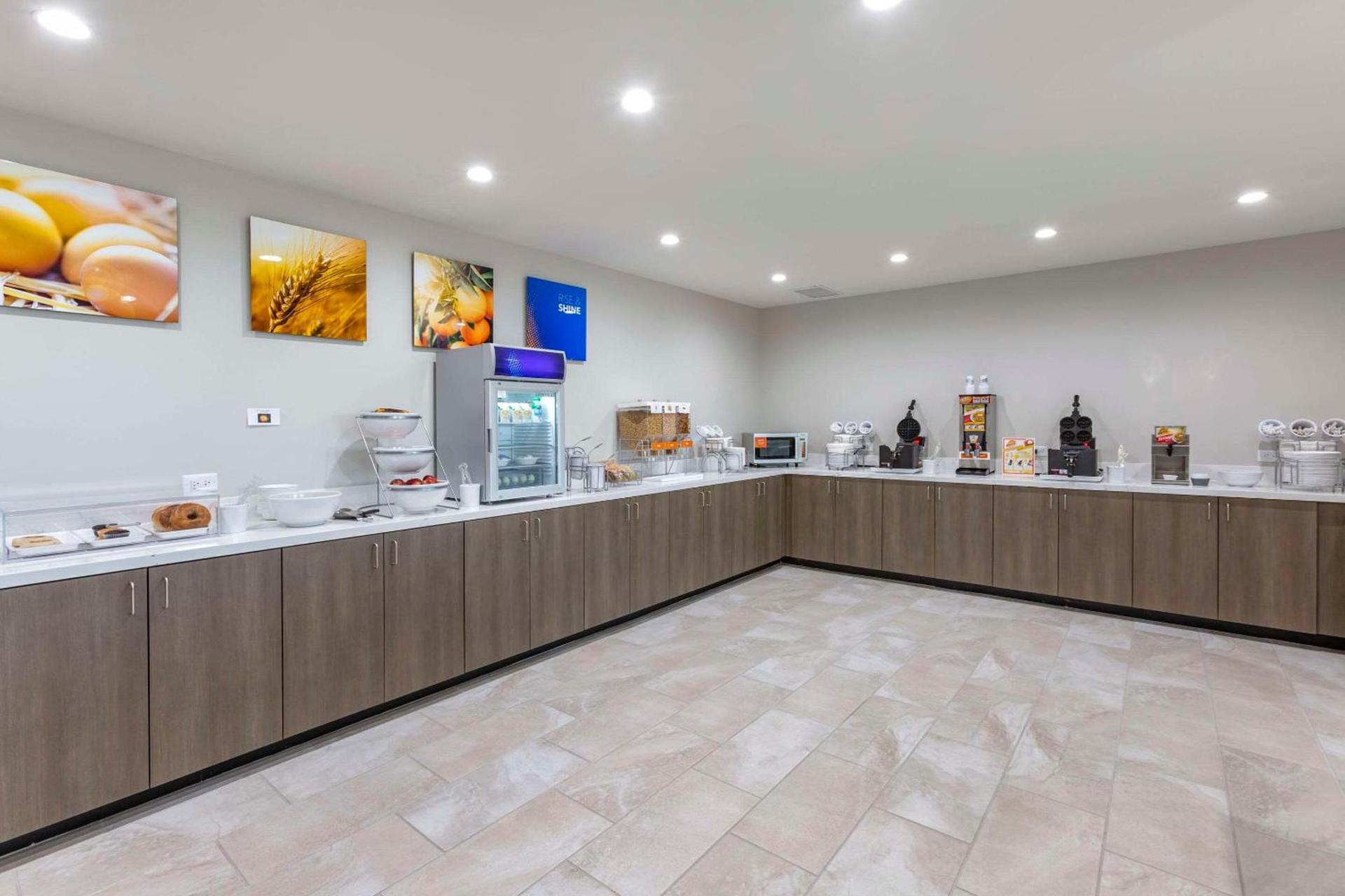 Comfort Suites Scottsdale Talking Stick Entertainment District photo 26