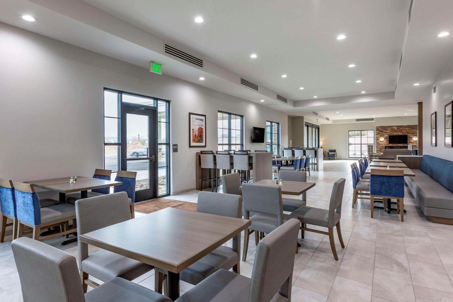 Comfort Suites Scottsdale Talking Stick Entertainment District photo 27