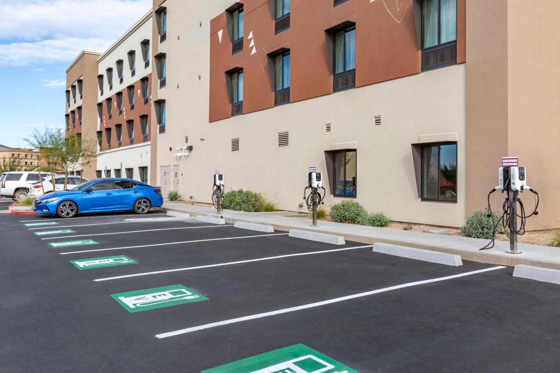 Comfort Suites Scottsdale Talking Stick Entertainment District photo 29