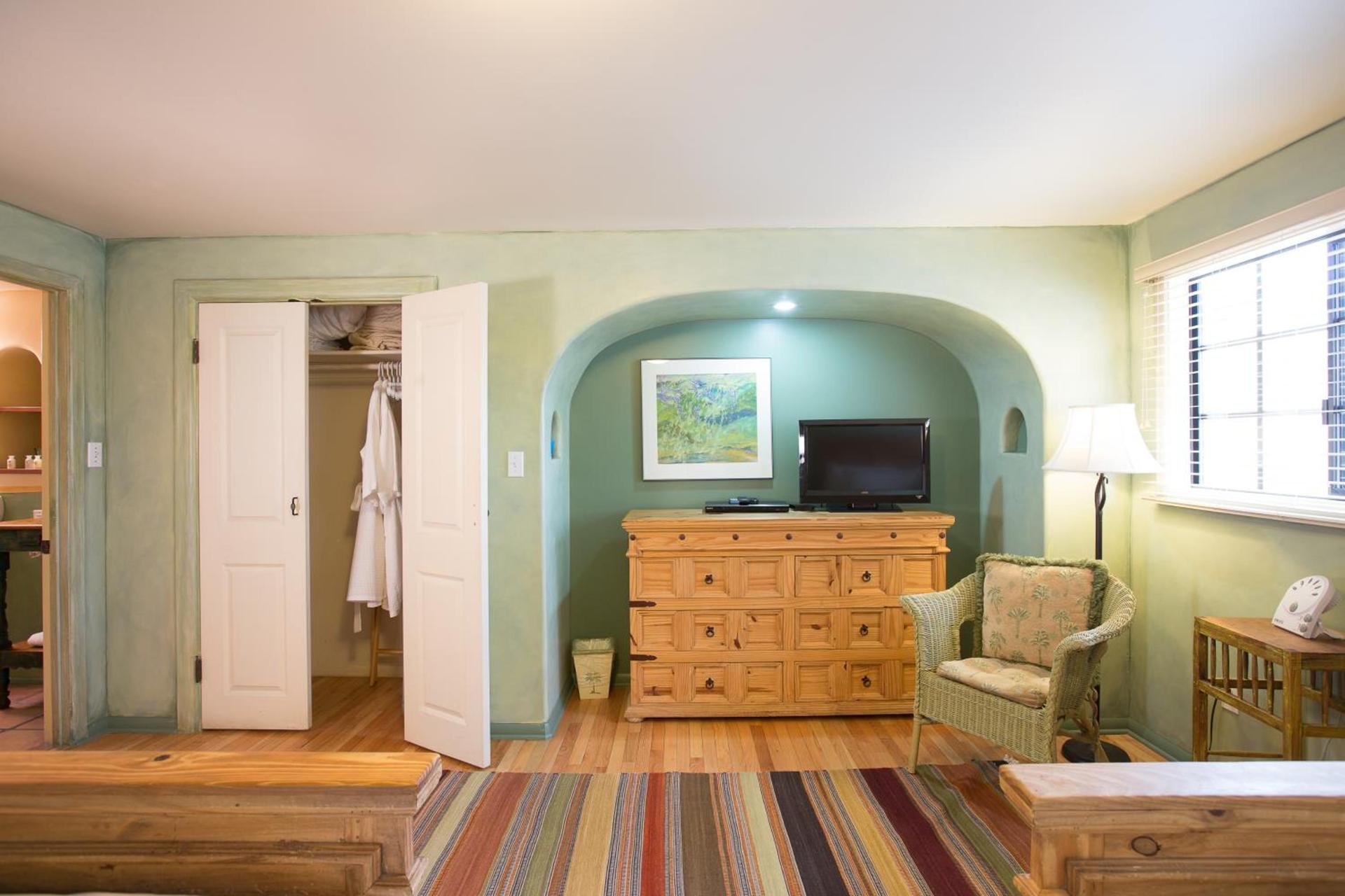 Blue Iguana Inn photo 27