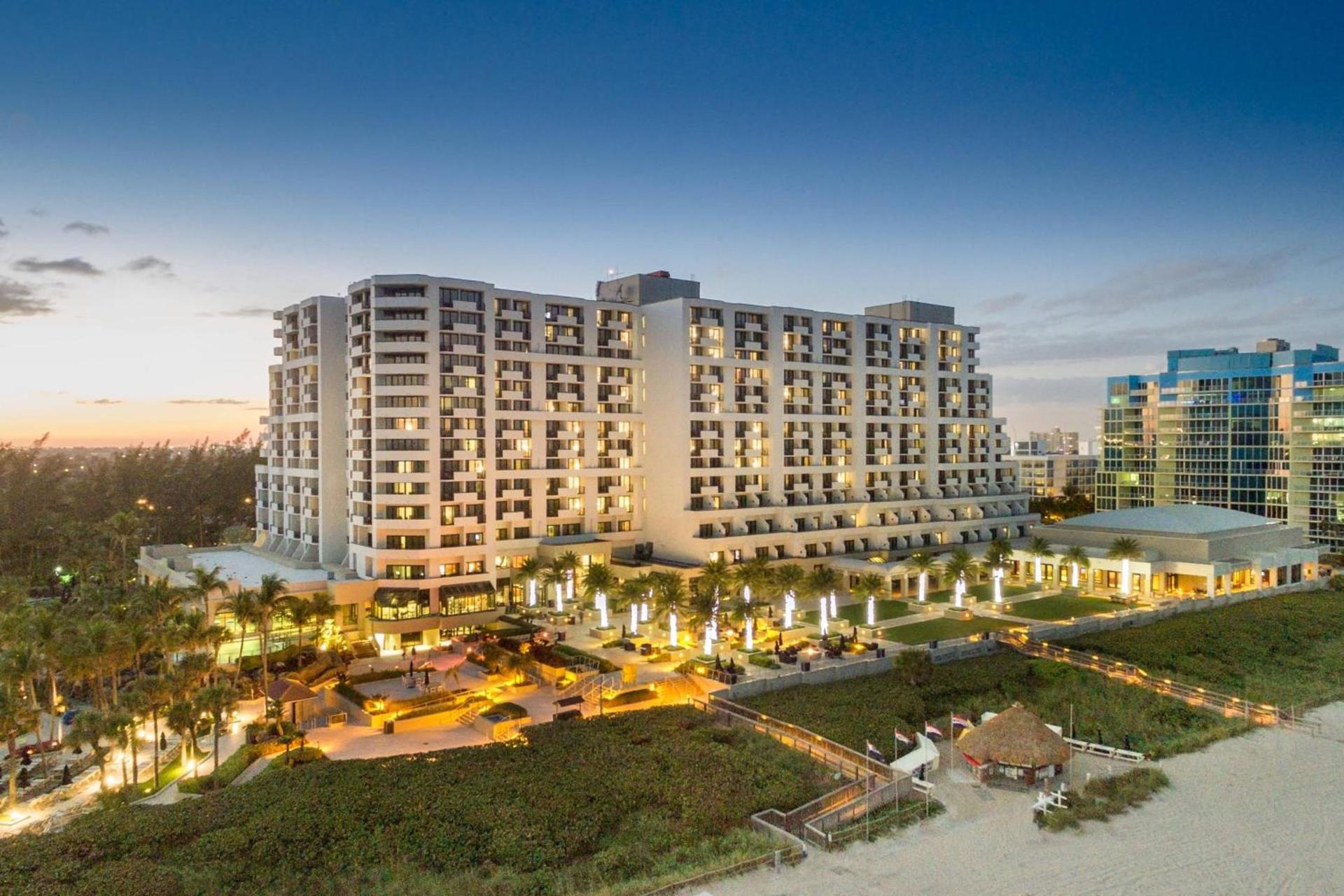 Fort Lauderdale Marriott Harbor Beach Resort & Spa photo 3