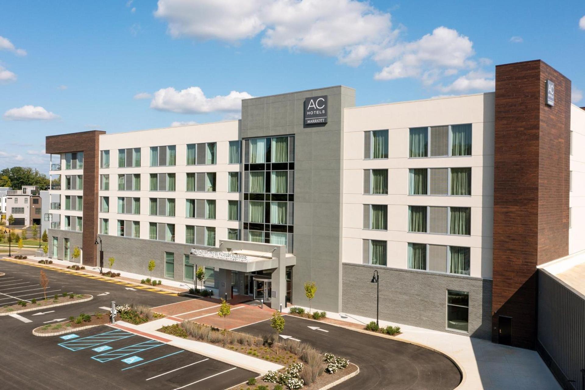 AC Hotel by Marriott Newtown Square photo 2