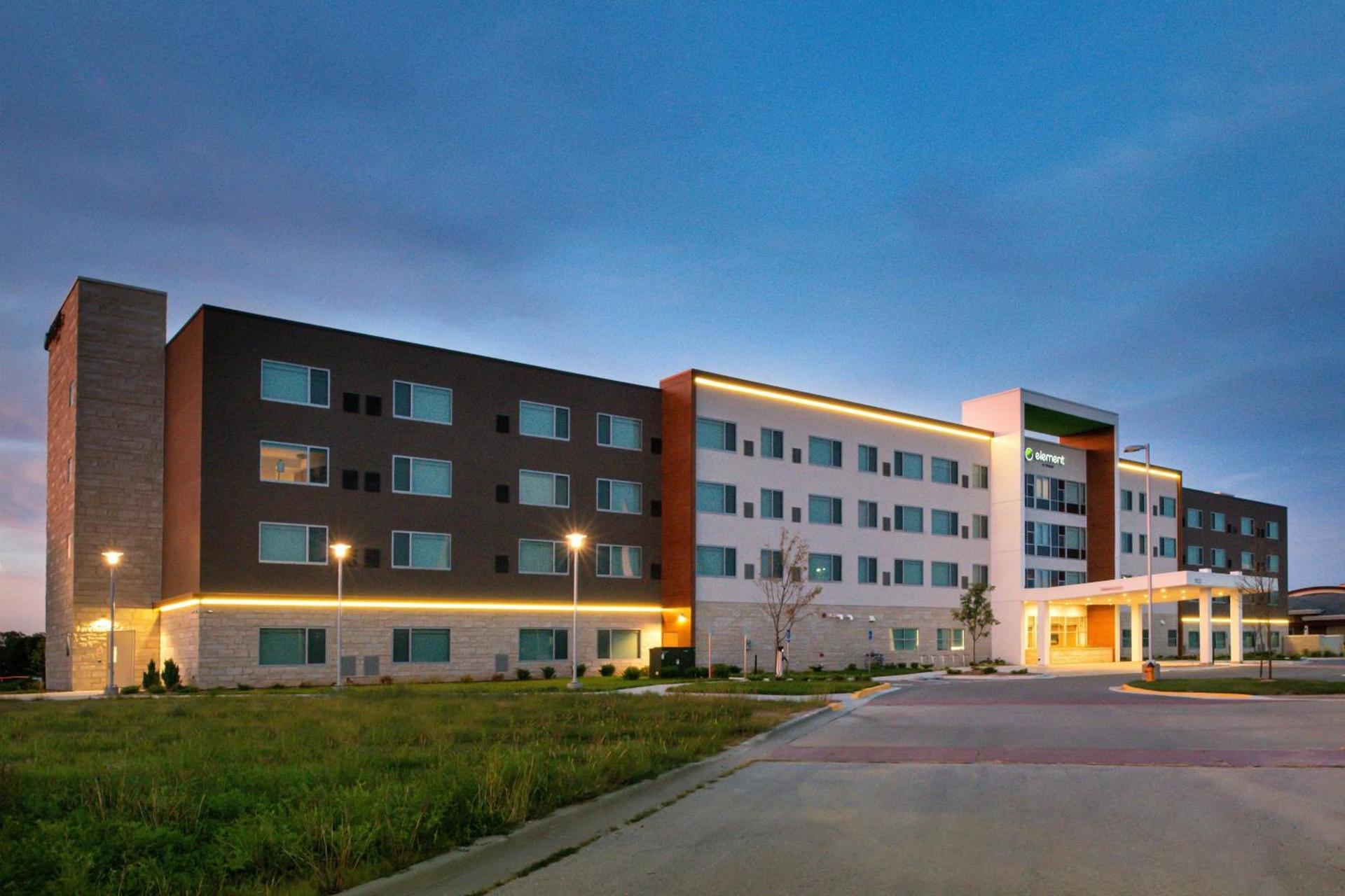 Element by Marriott Overland Park photo 1