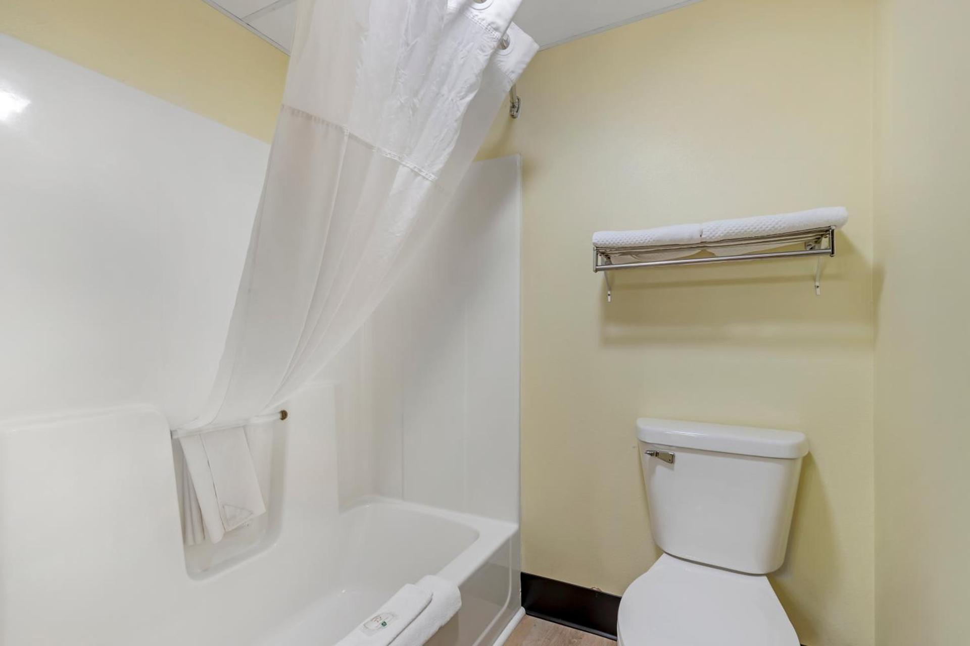 Quality Inn Indianola photo 42
