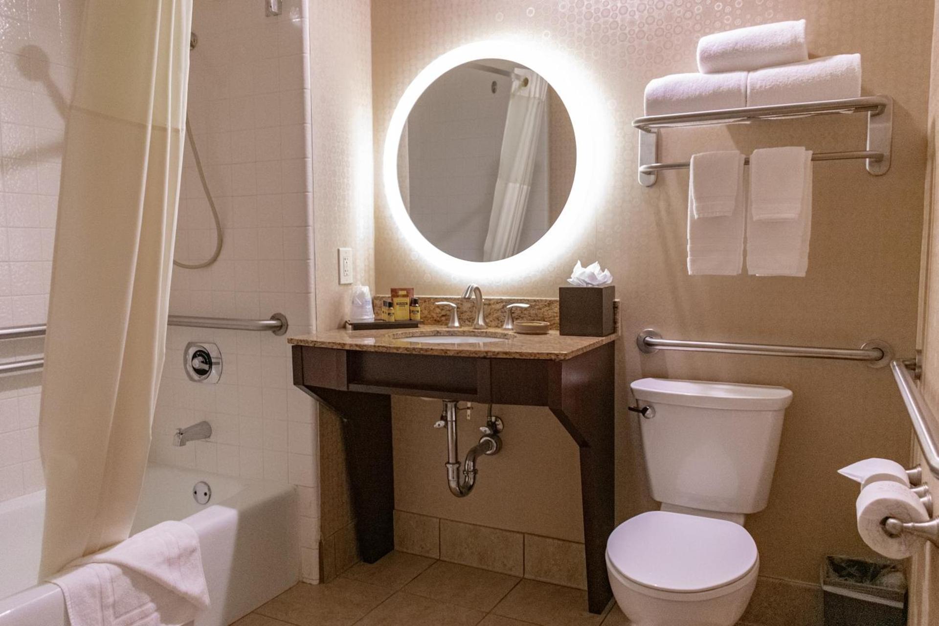 Best Western Plus Suites Hotel Coronado Island photo 30