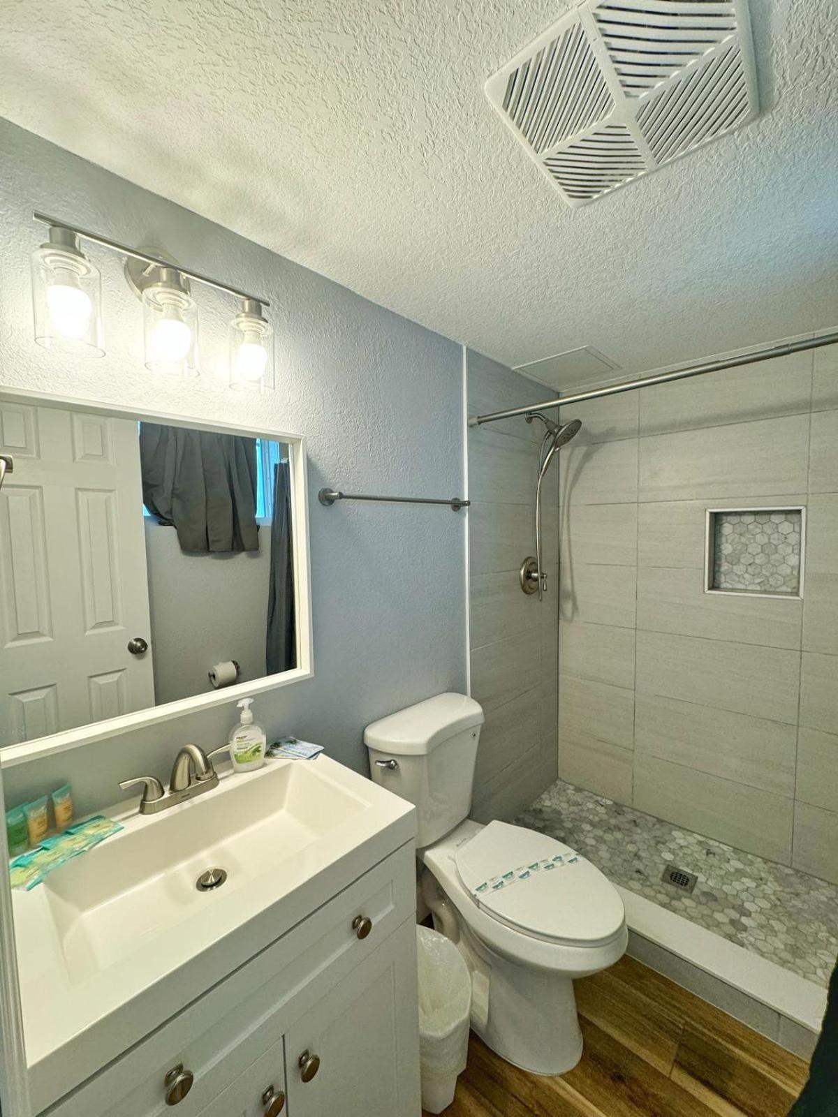 Daytona Inn Studios photo 15