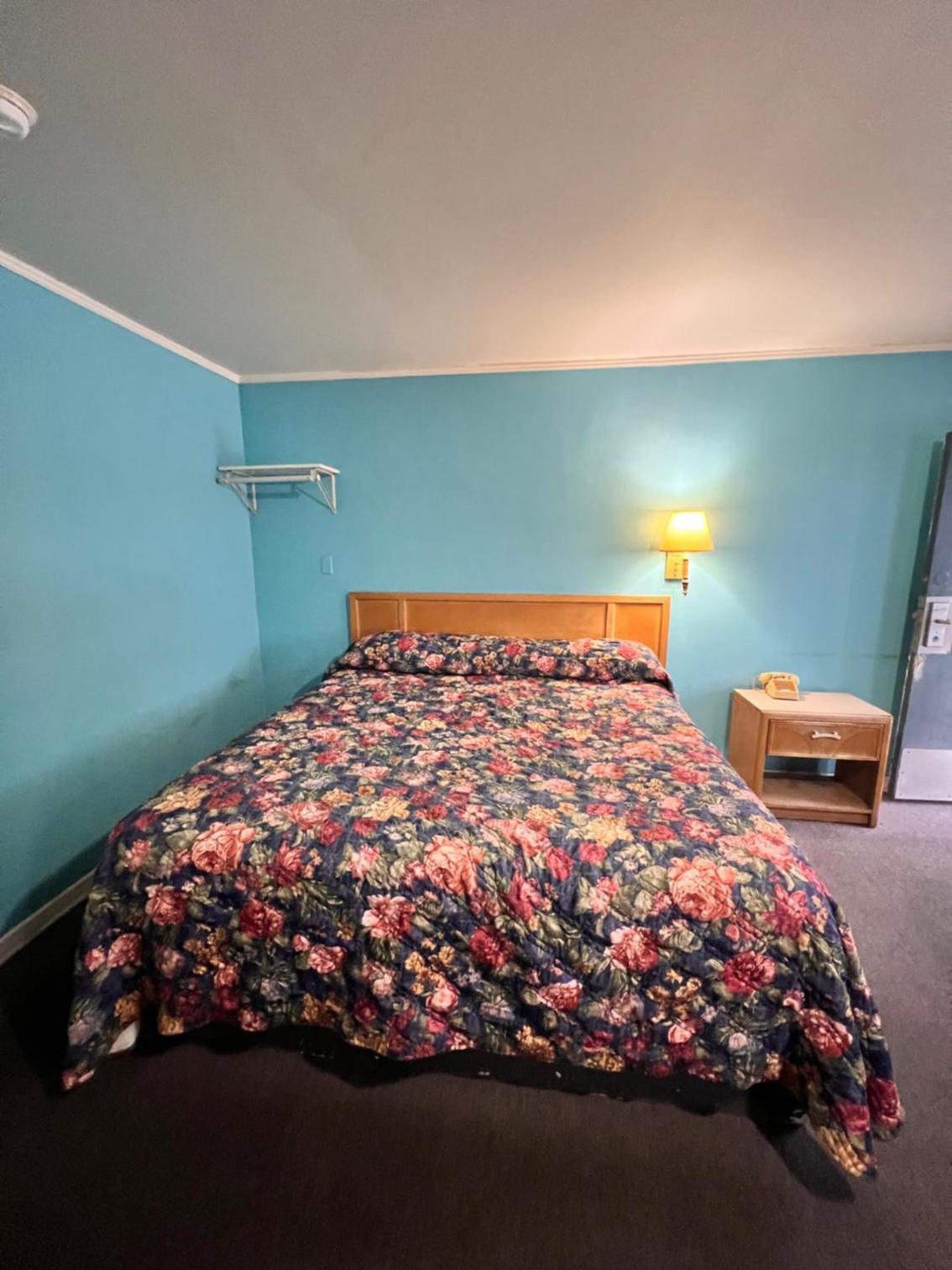 Budget Inn Jacksonville photo 3
