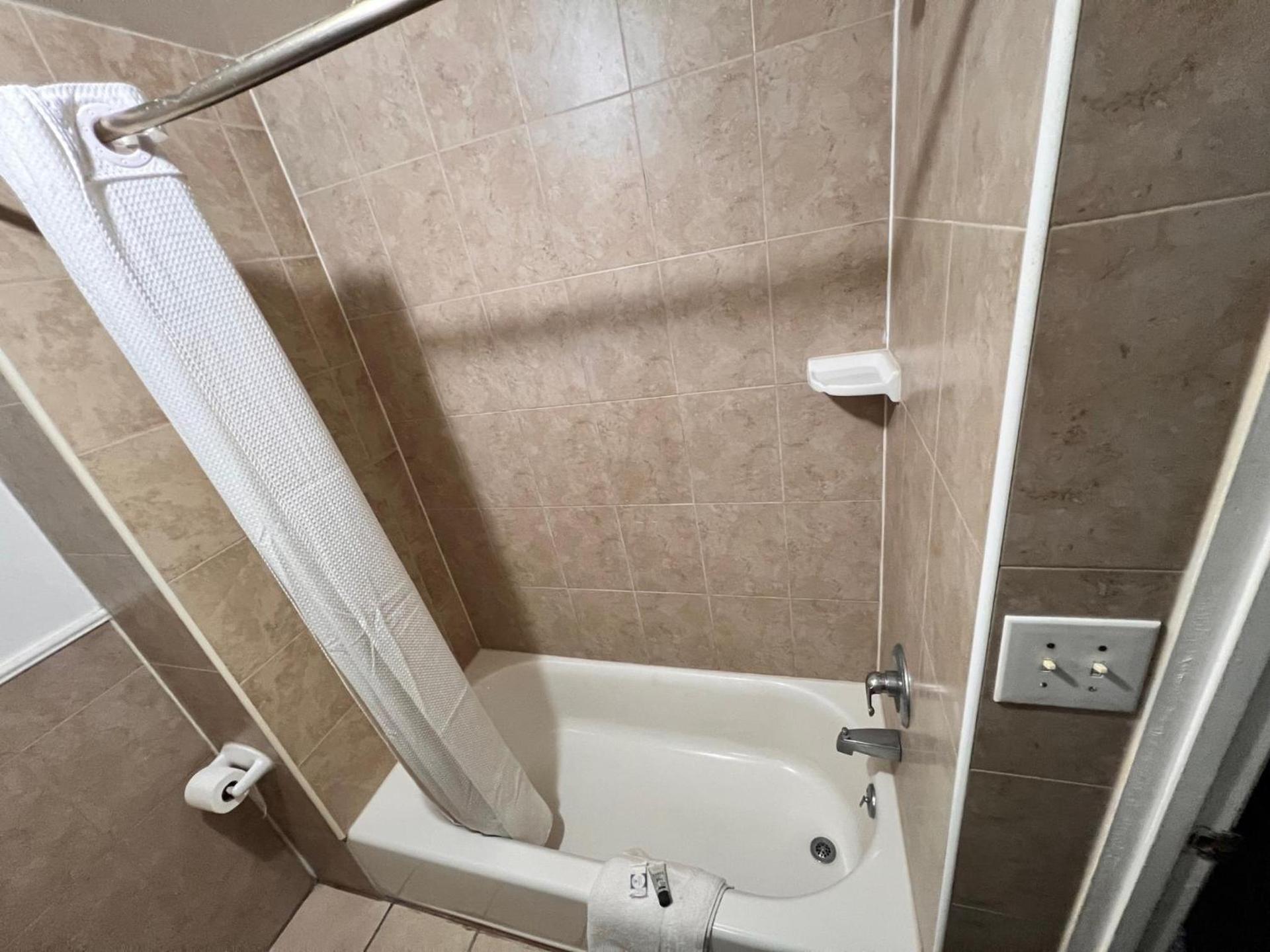 Budget Inn Jacksonville photo 8