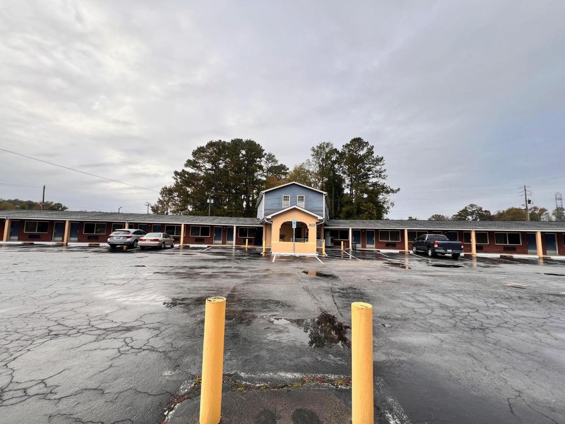 Budget Inn Jacksonville photo 11