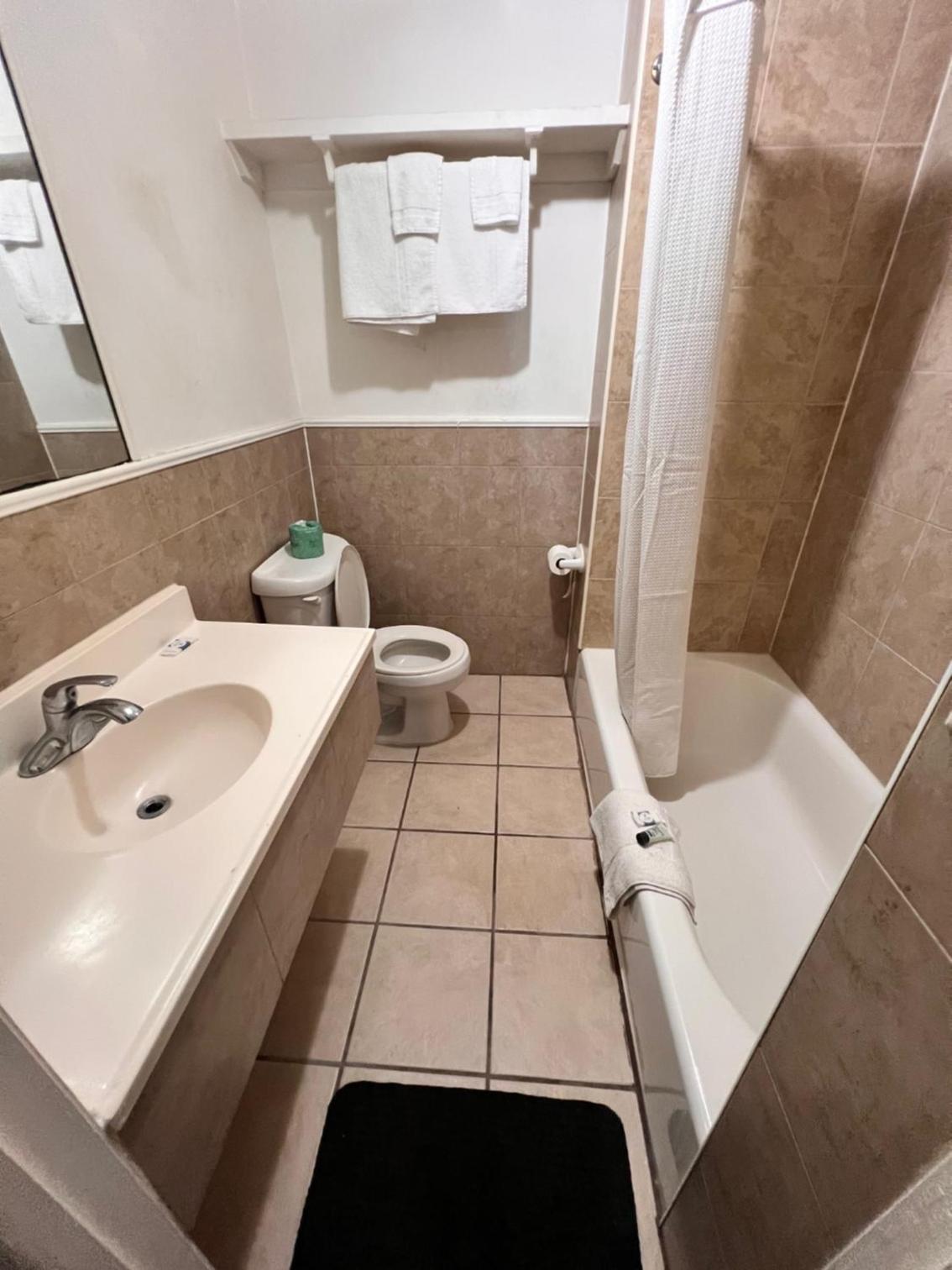 Budget Inn Jacksonville photo 12