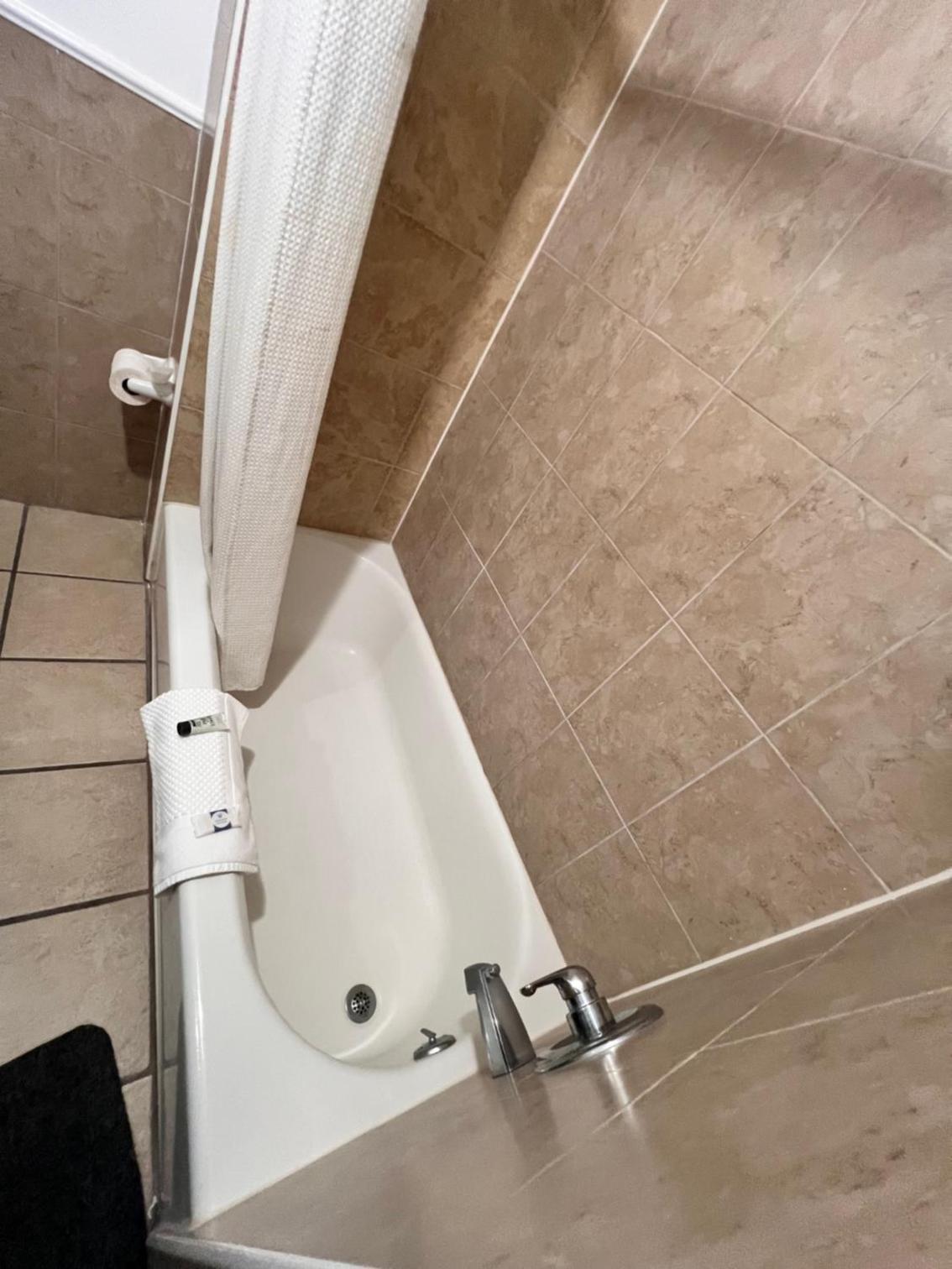 Budget Inn Jacksonville photo 18