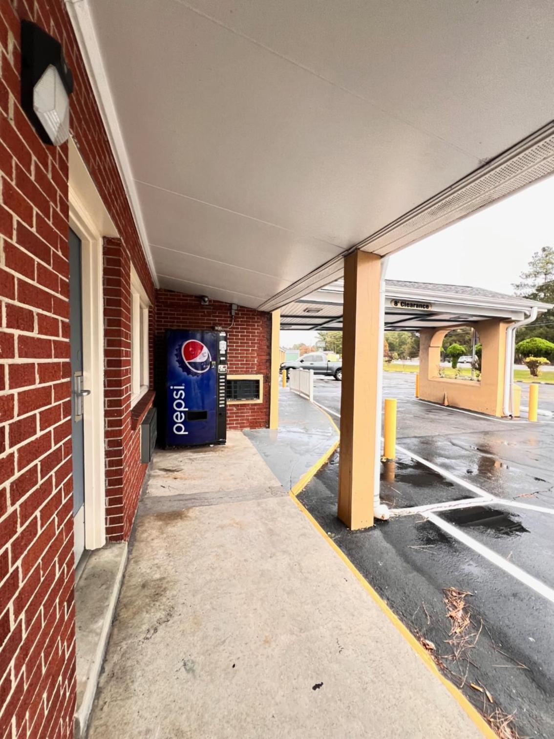 Budget Inn Jacksonville photo 20