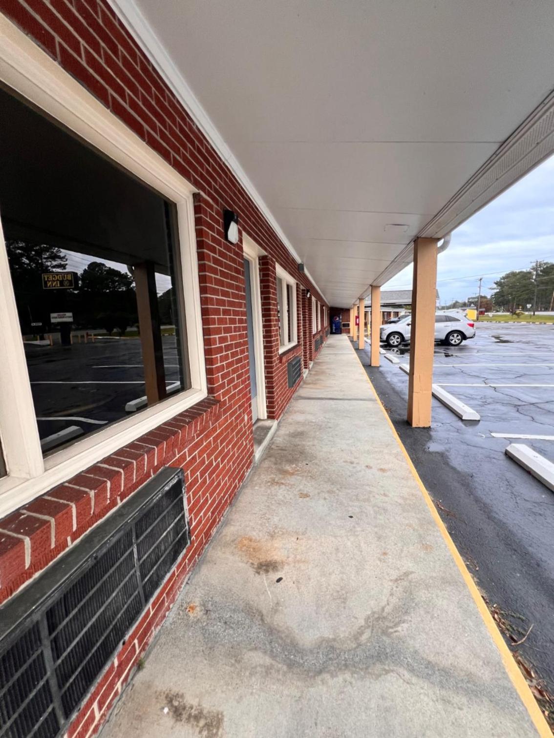 Budget Inn Jacksonville photo 24