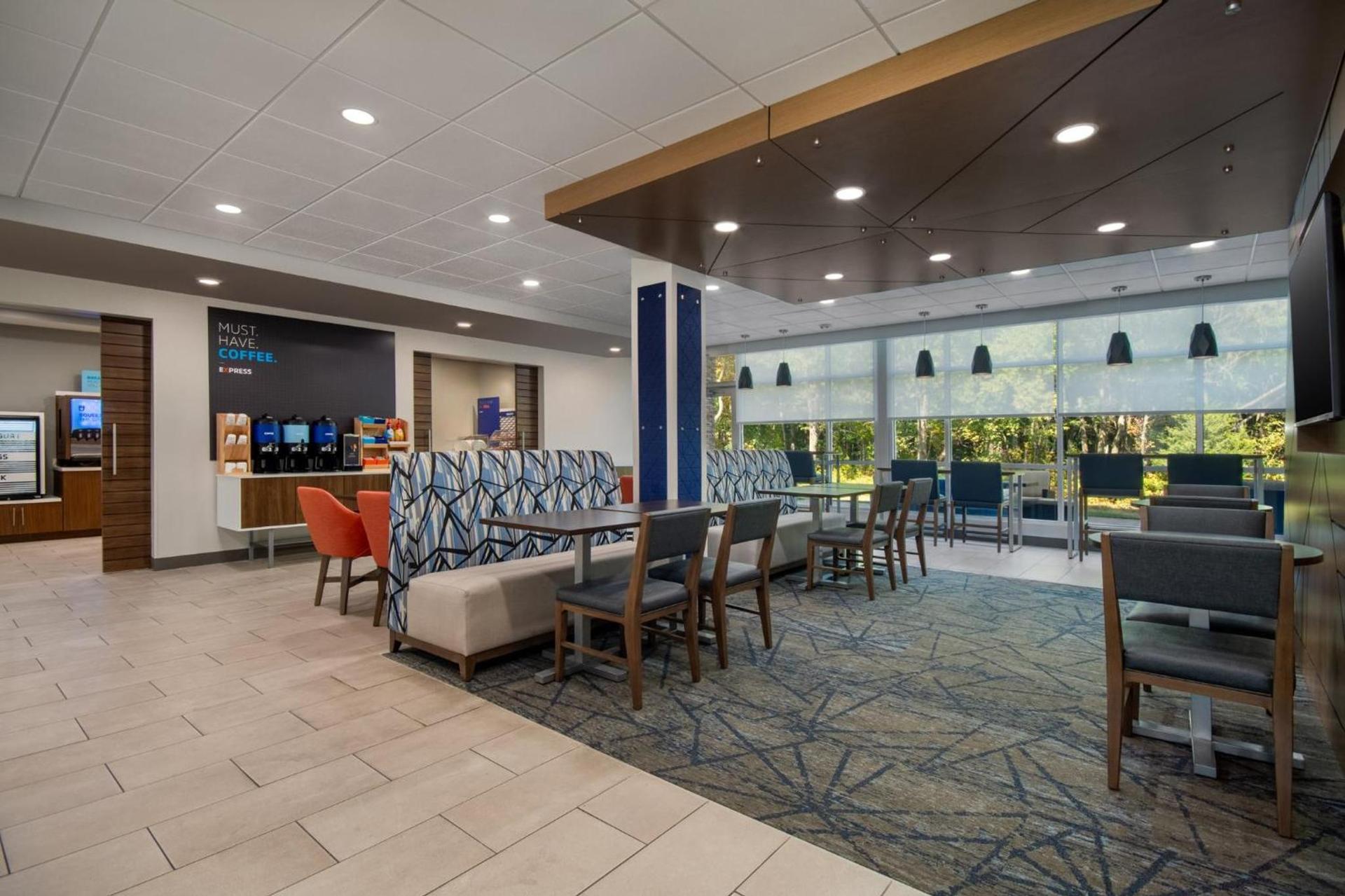 Holiday Inn Express & Suites Muskegon - Grand Haven by IHG photo 41