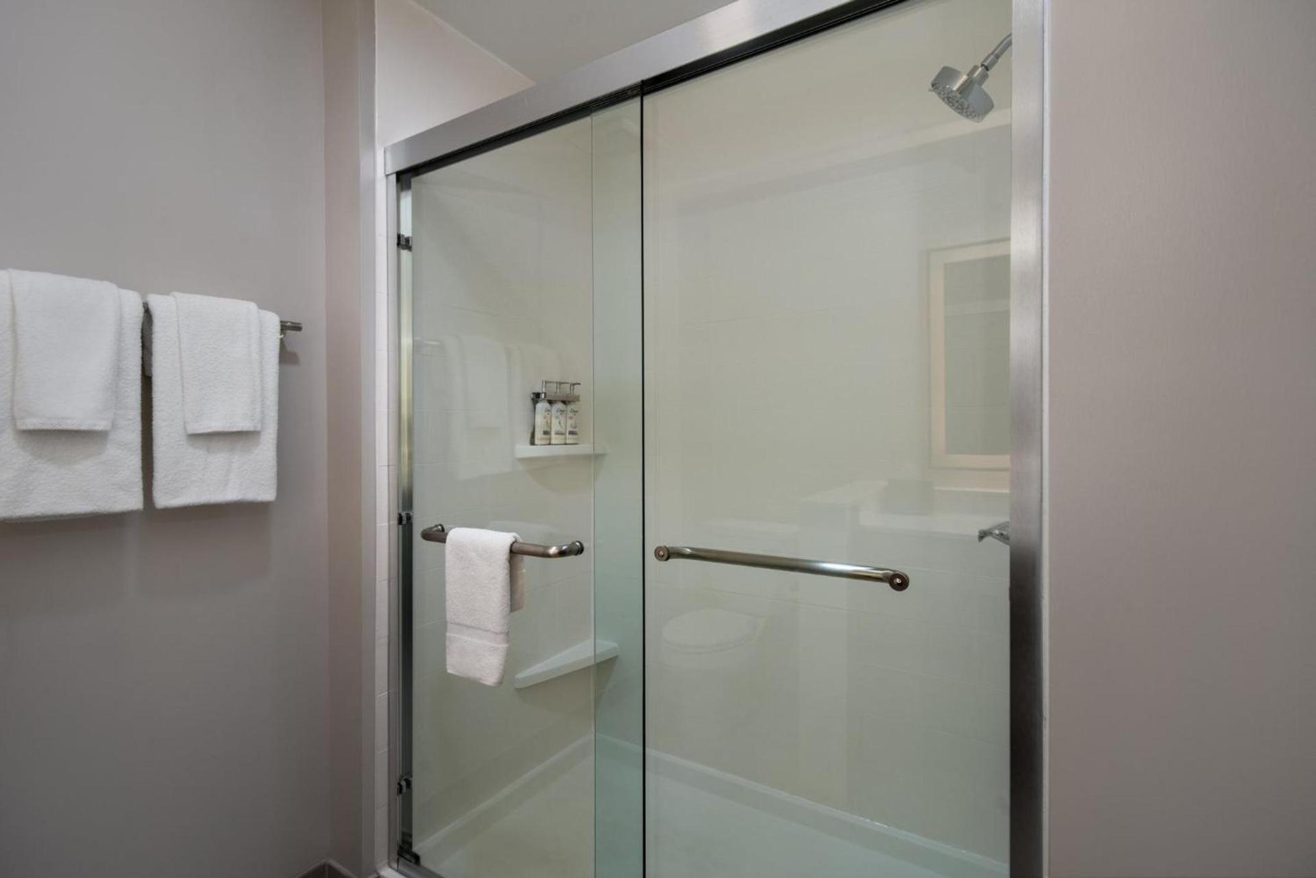 Holiday Inn Express & Suites Muskegon - Grand Haven by IHG photo 50